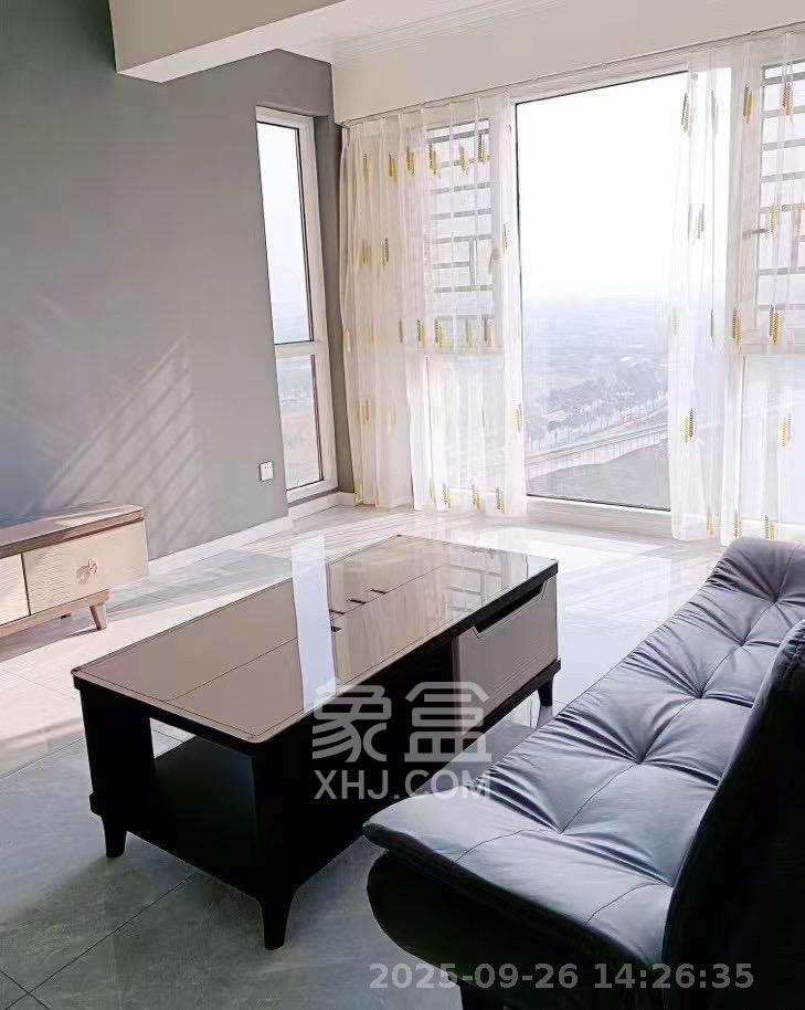 鸿润嘉园 3室2厅2卫 2200.0元/月 鸿润嘉园 3室2厅2卫 2200.0元/月室内图