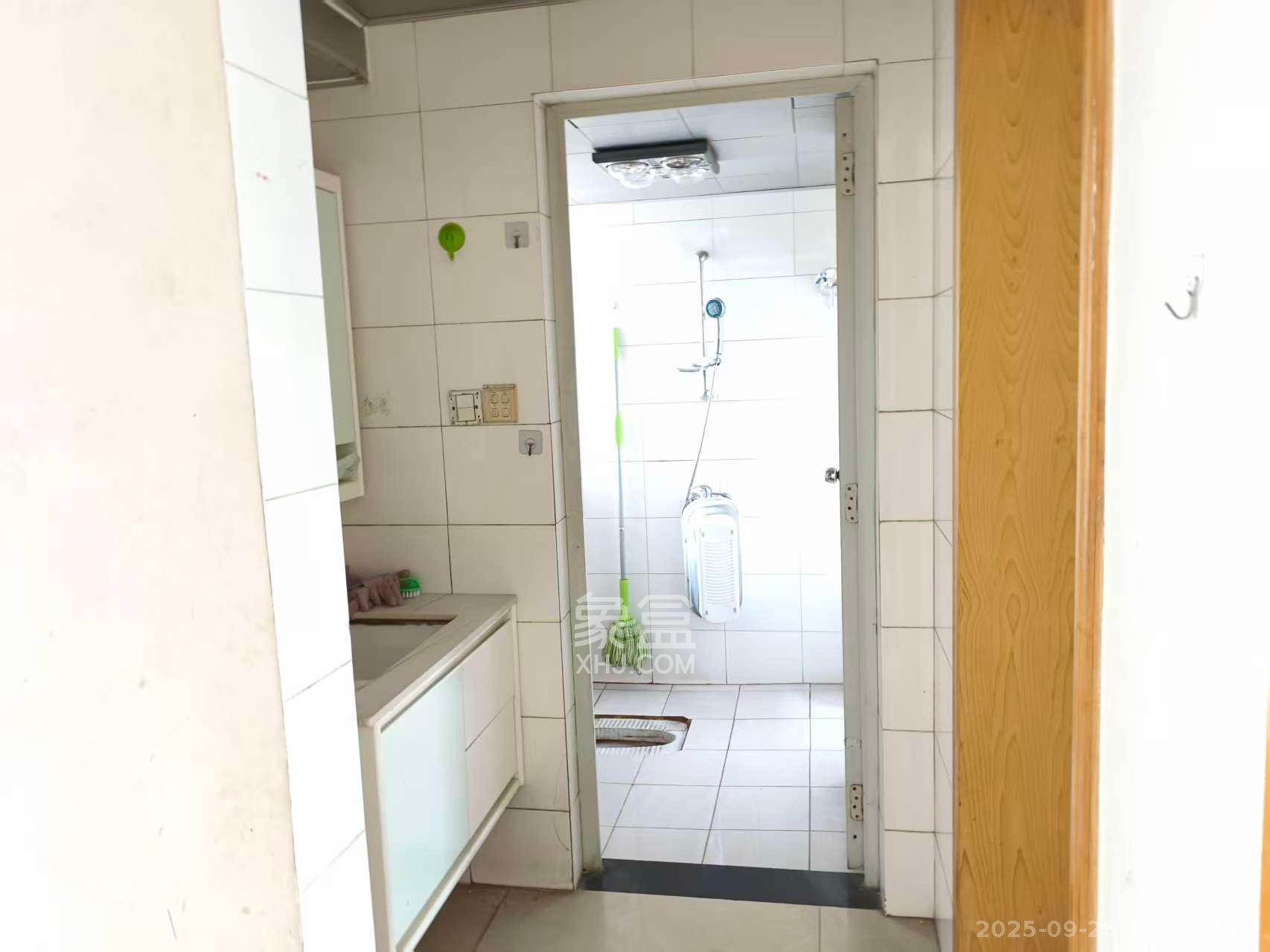 咸嘉新村西子园 3室2厅2卫 2200.0元/月 咸嘉新村西子园 3室2厅2卫 2200.0元/月室内图