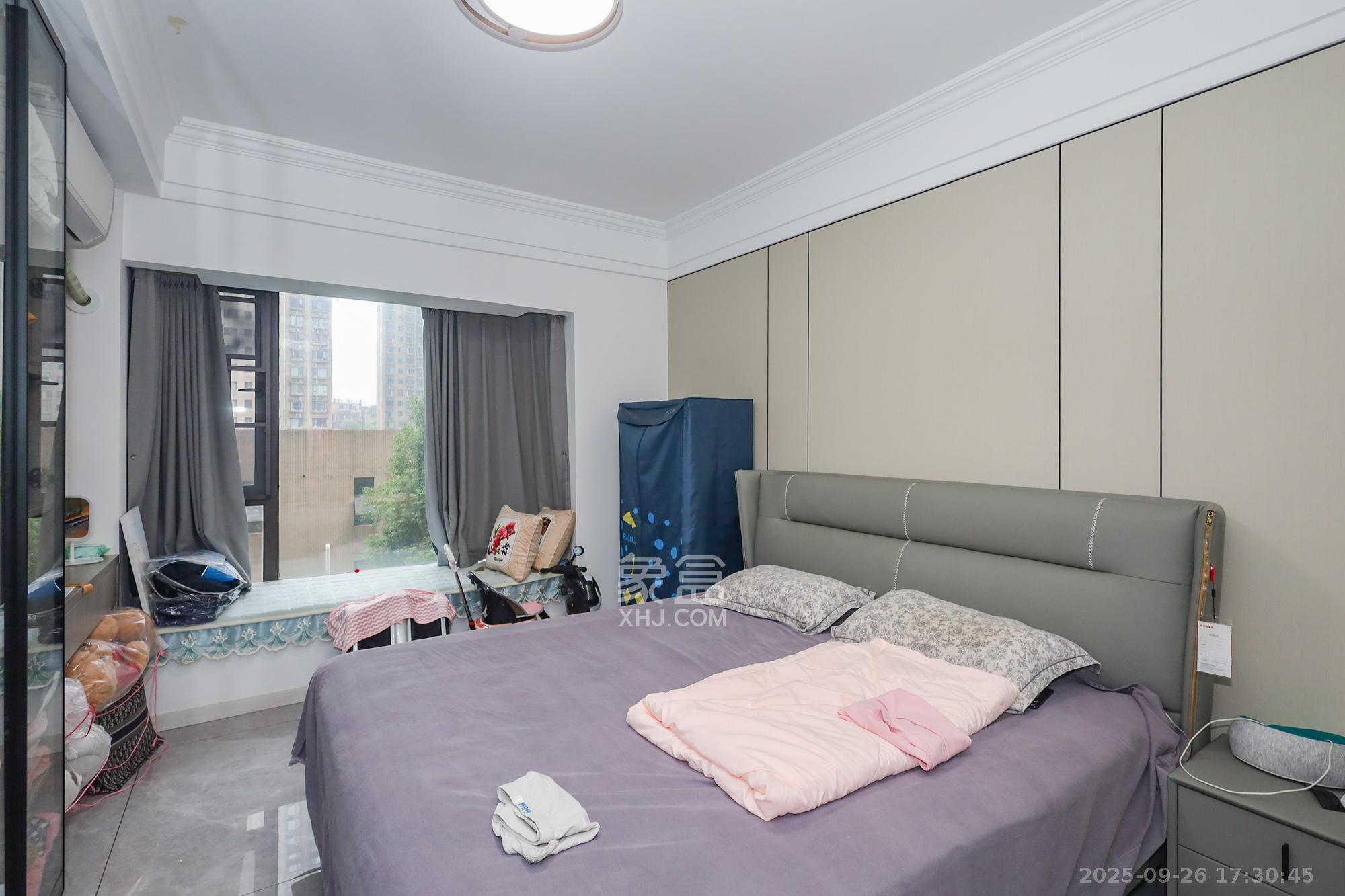 钰龙天下二期(钰龙佳园) 3室2厅2卫 260.0万 钰龙天下二期(钰龙佳园) 3室2厅2卫 260.0万卧室