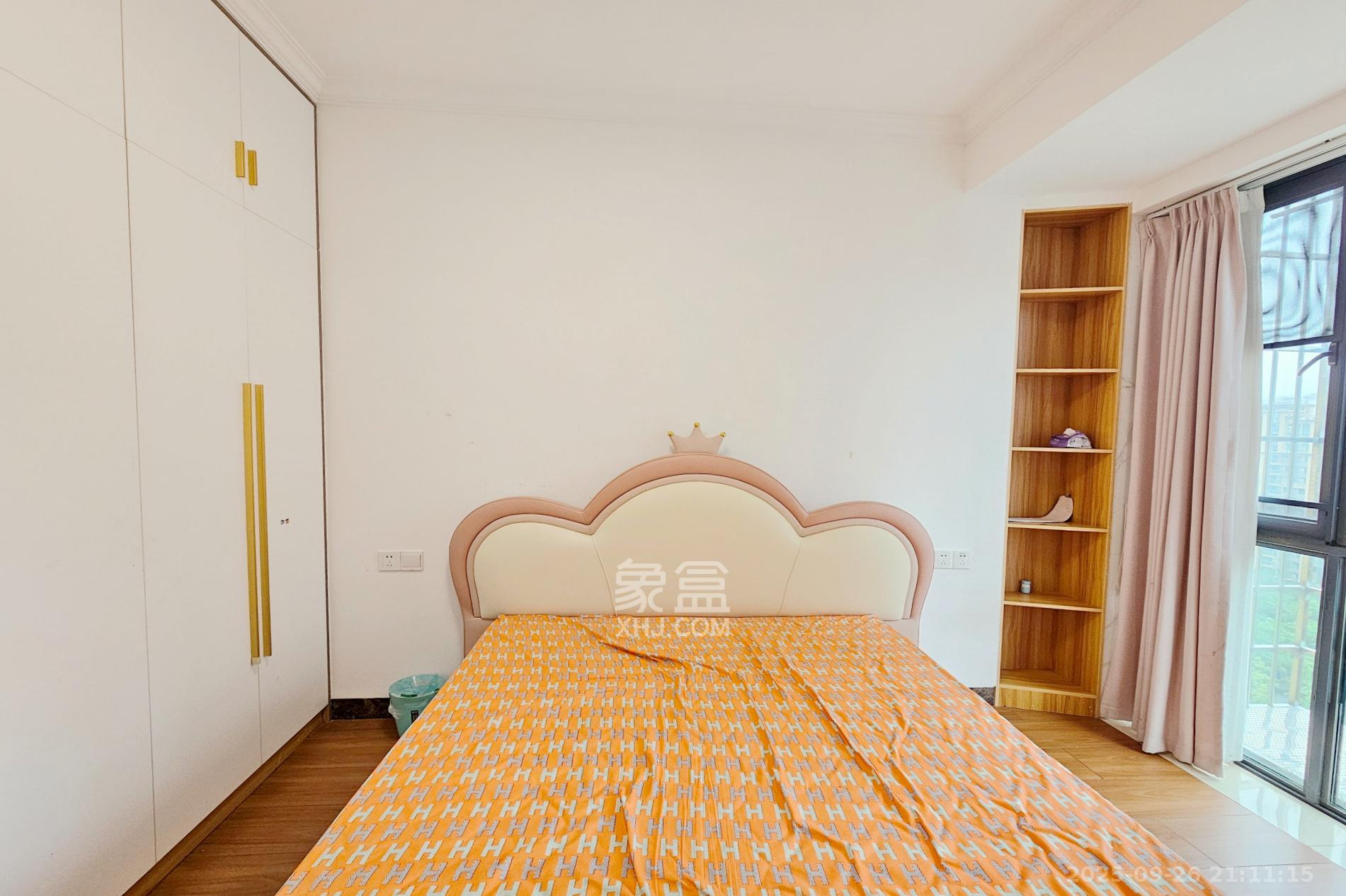 新华都万家城 3室2厅2卫 99.5万 新华都万家城 3室2厅2卫 99.5万卧室