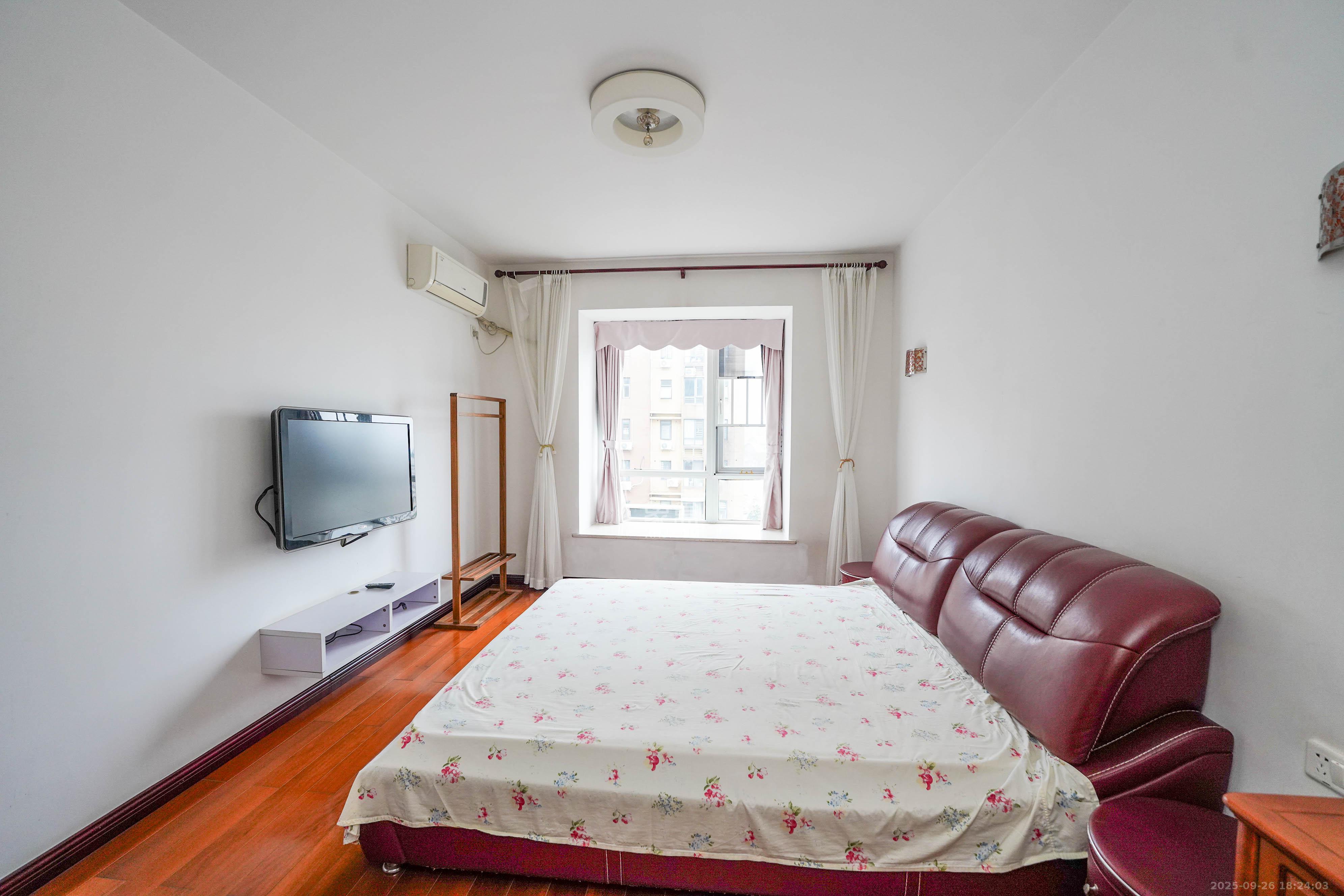 嘉华城(一期) 4室2厅2卫 175.0万 嘉华城(一期) 4室2厅2卫 175.0万卧室