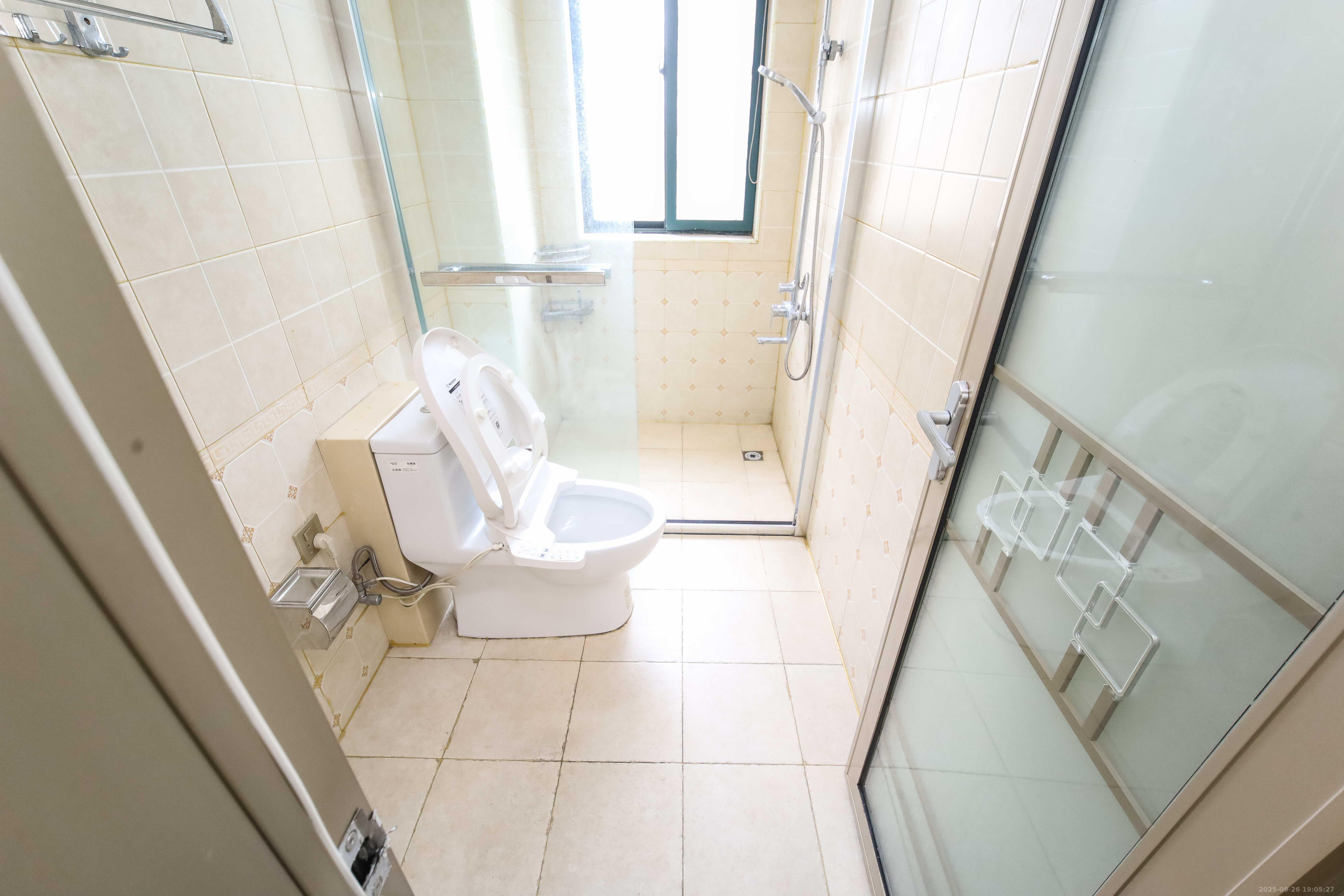 世嘉国际华城  3室2厅2卫    126.0万卫生间