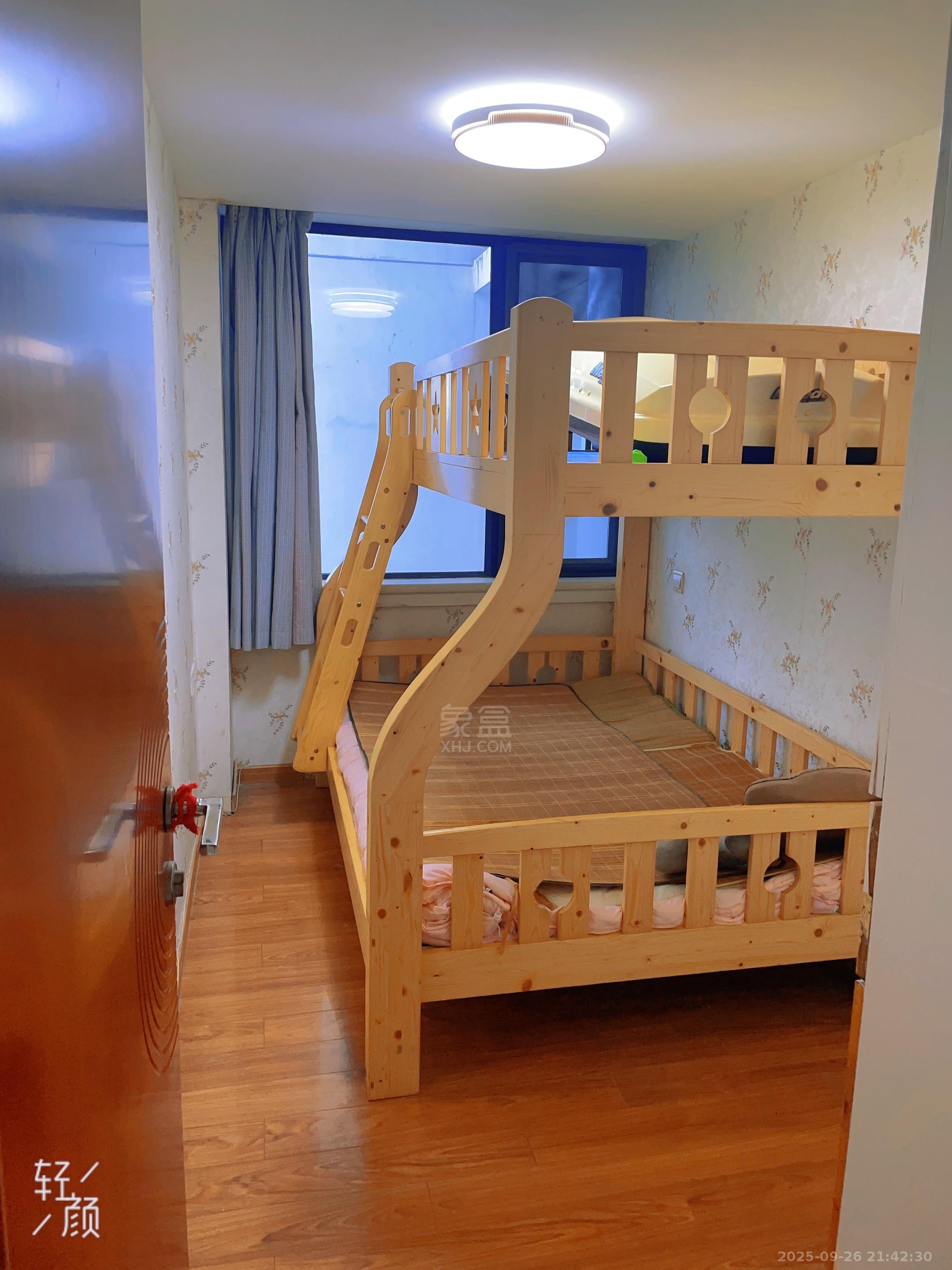 山水国际  4室2厅1卫    2500.0元/月室内图