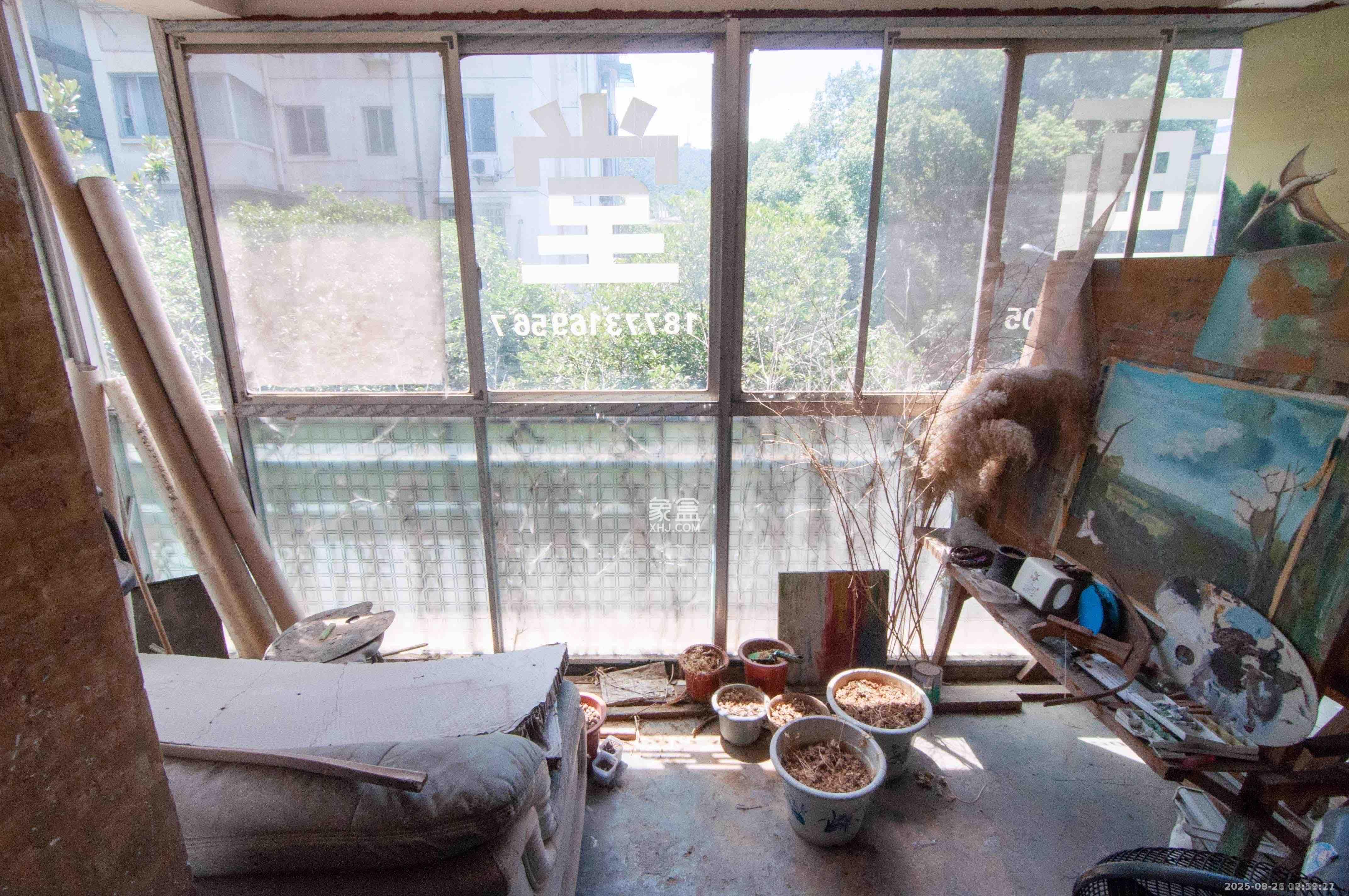 红叶山庄 3室2厅2卫 1550.0元/月 红叶山庄 3室2厅2卫 1550.0元/月室内图