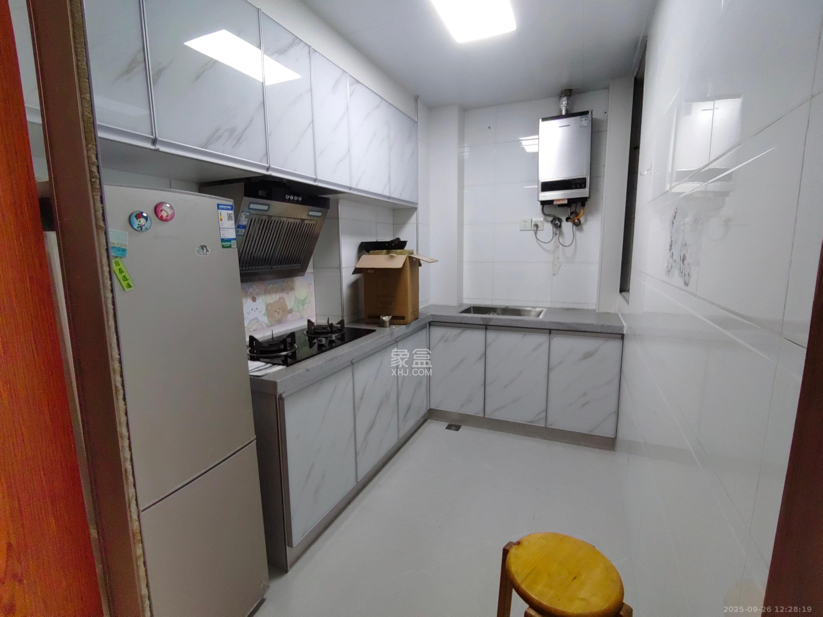 瑞都华庭(华庭美苑) 3室2厅1卫 2100.0元/月 瑞都华庭(华庭美苑) 3室2厅1卫 2100.0元/月室内图