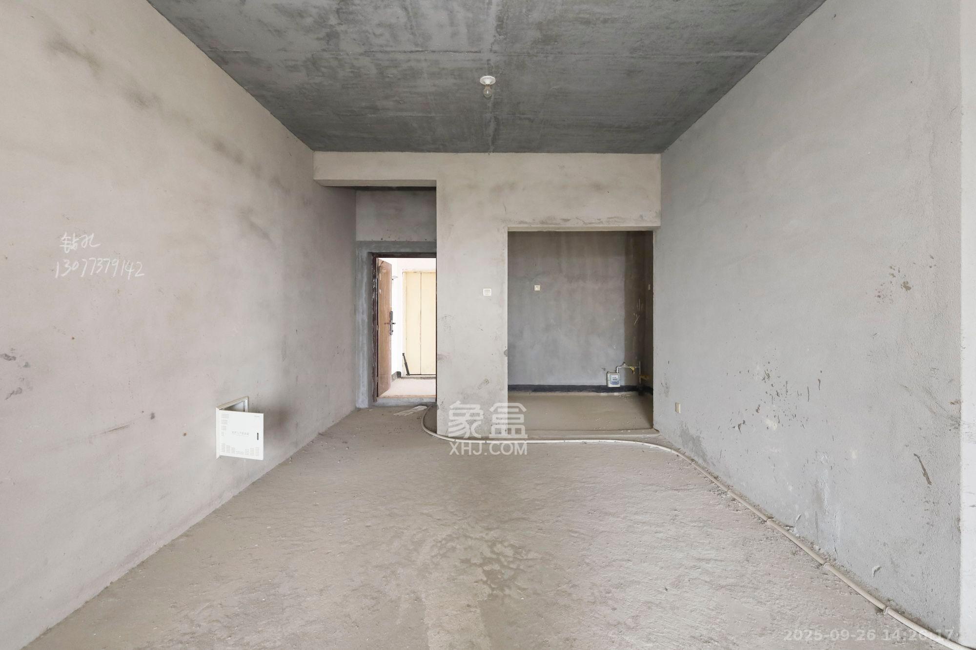 湘诚德峰小区A区 3室2厅1卫 1000.0元/月 湘诚德峰小区A区 3室2厅1卫 1000.0元/月室内图