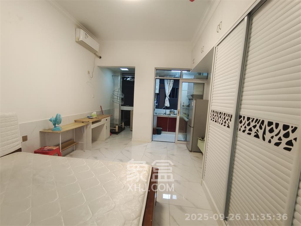 中南壹号院  1室1厅1卫    1600.0元/月室内图