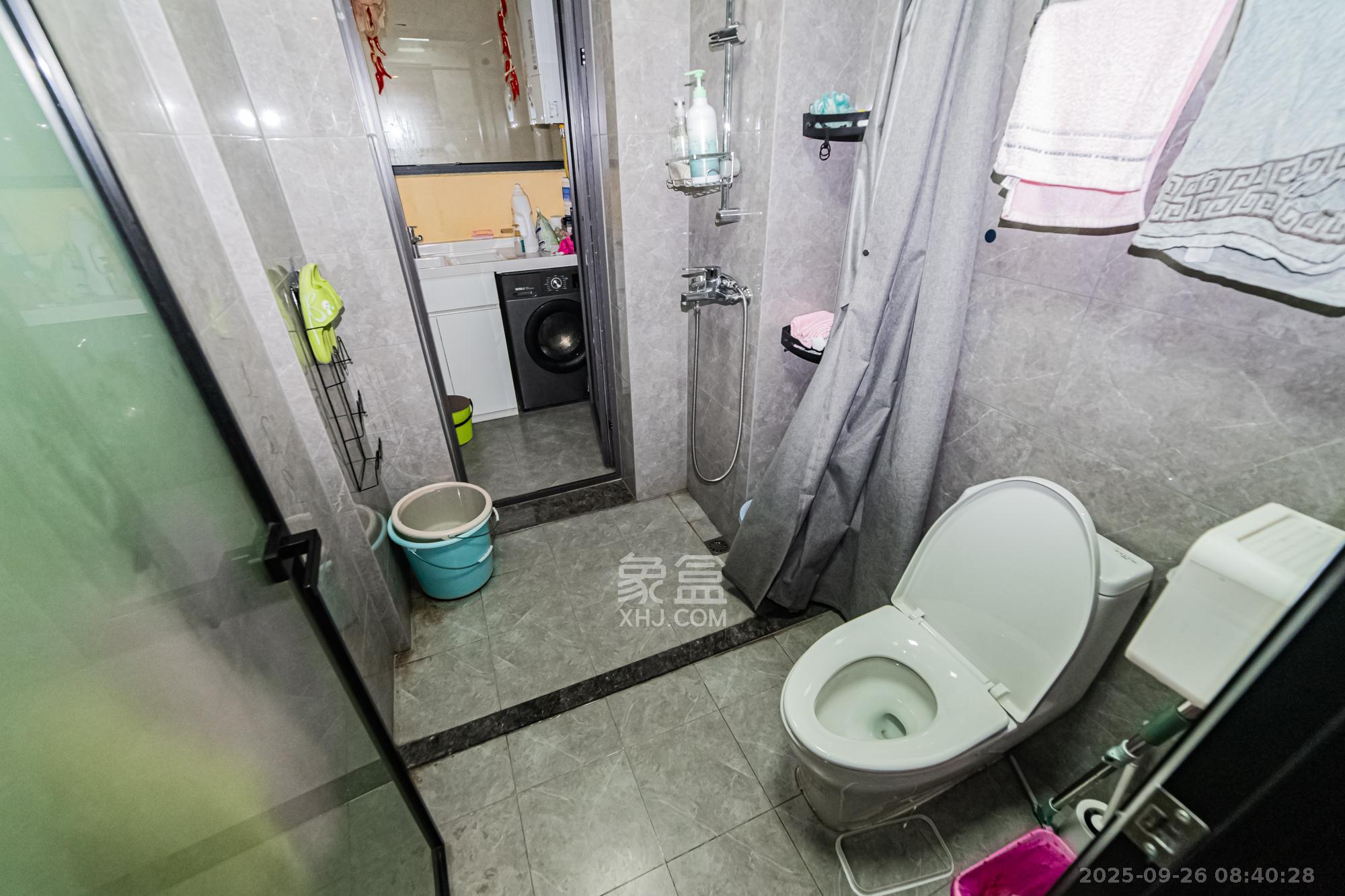 北辰瀚江府  3室2厅2卫    289.0万卫生间