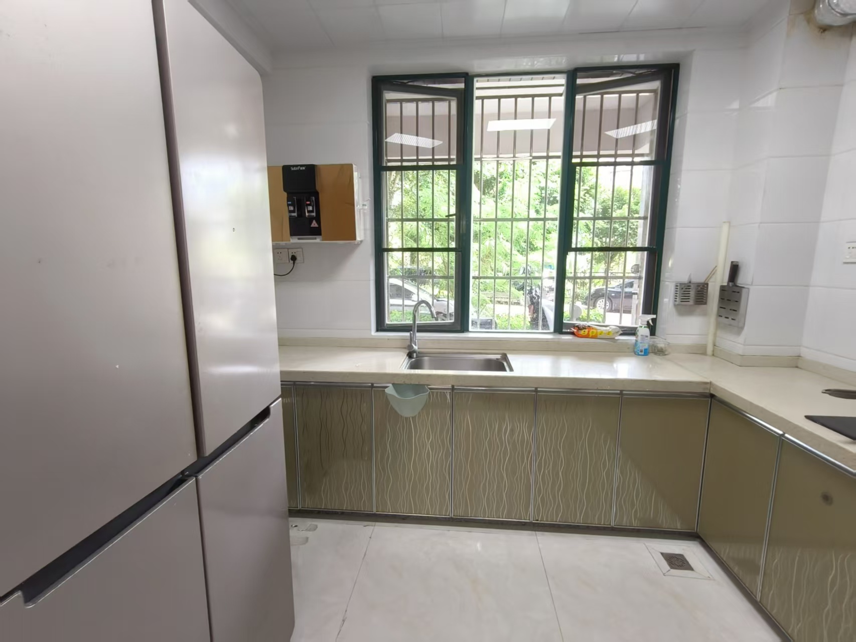 观澜公寓 2室2厅2卫 2700.0元/月 观澜公寓 2室2厅2卫 2700.0元/月室内图