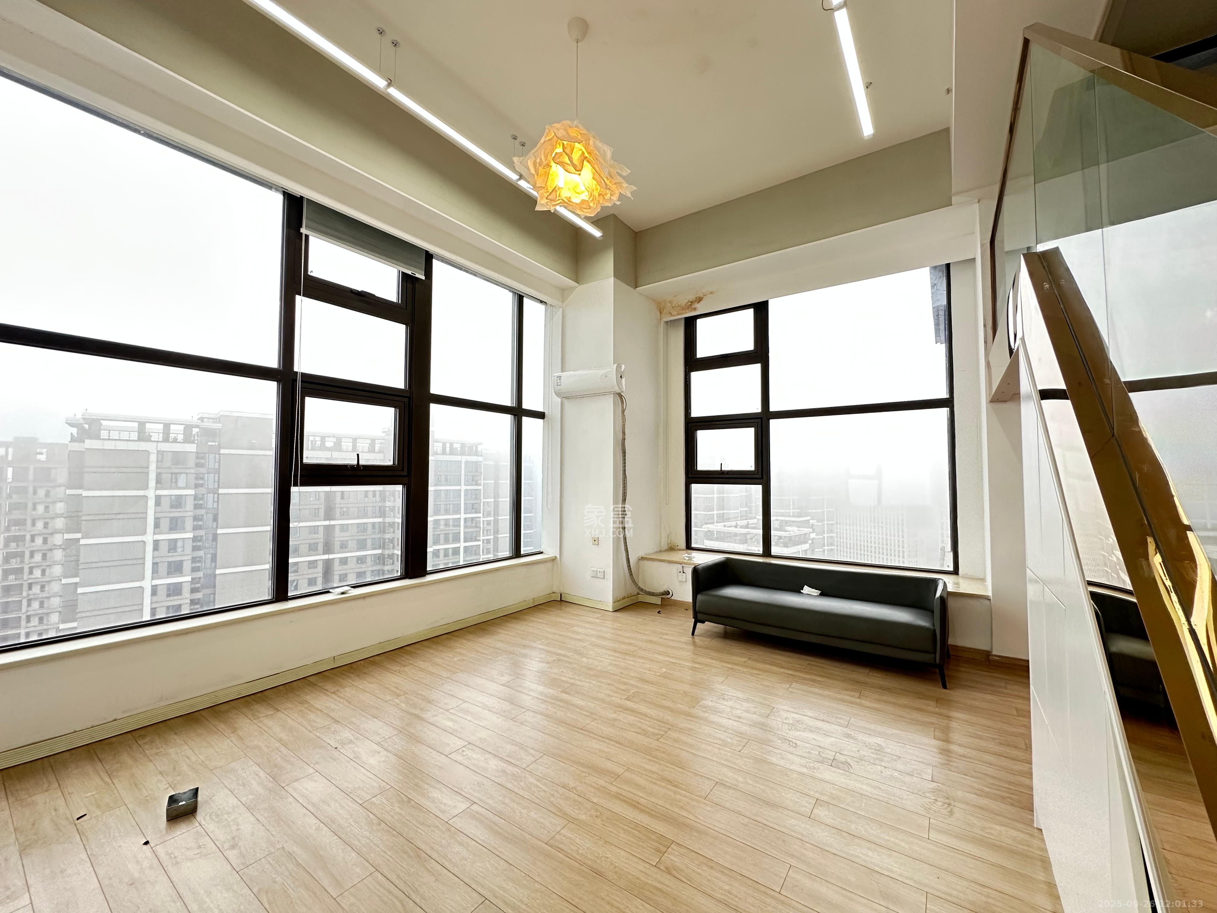 远洋外滩壹号  3室2厅1卫    5500.0元/月室内图