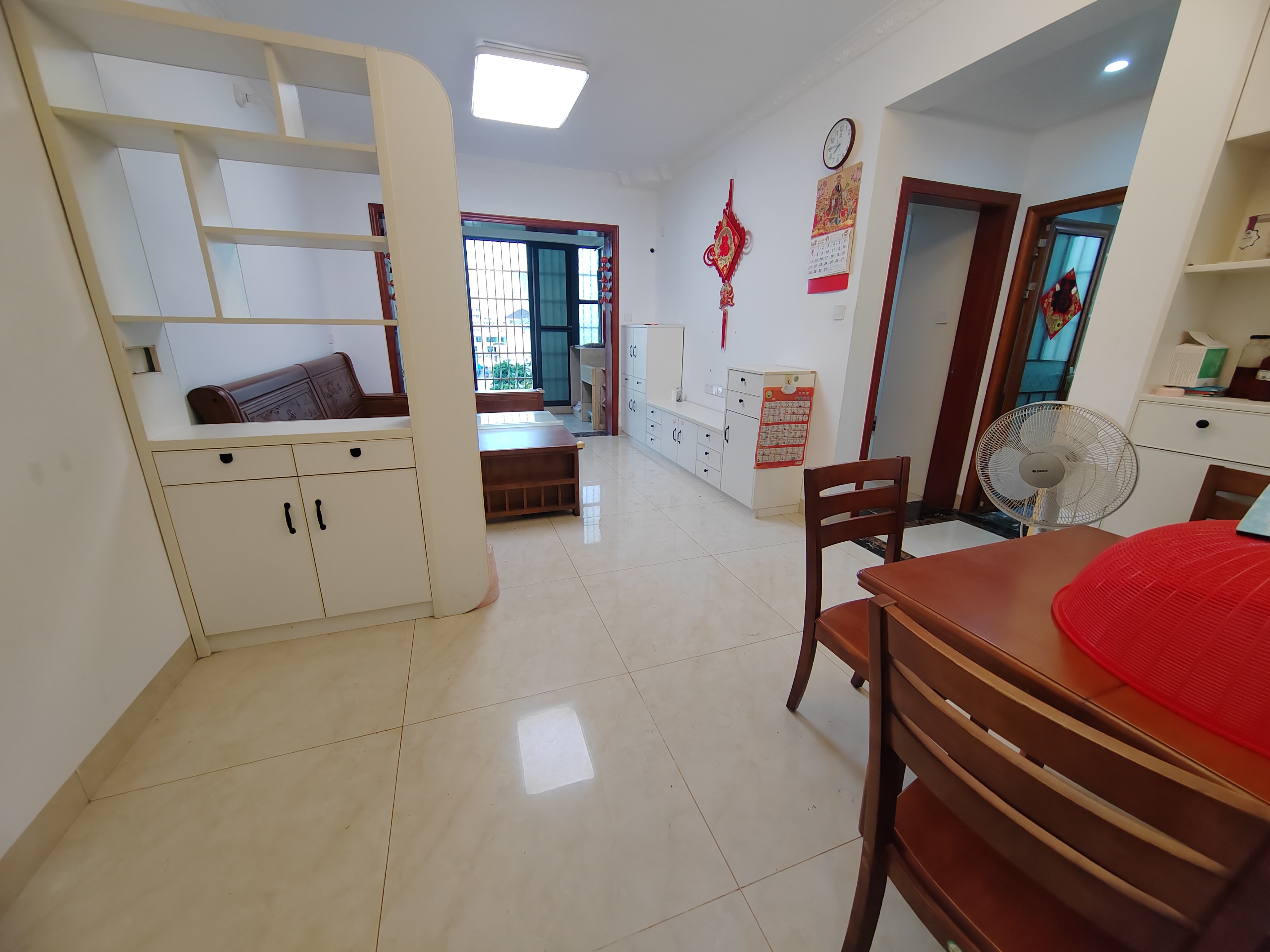 蓝海瑞园  2室2厅1卫    95.0万客厅