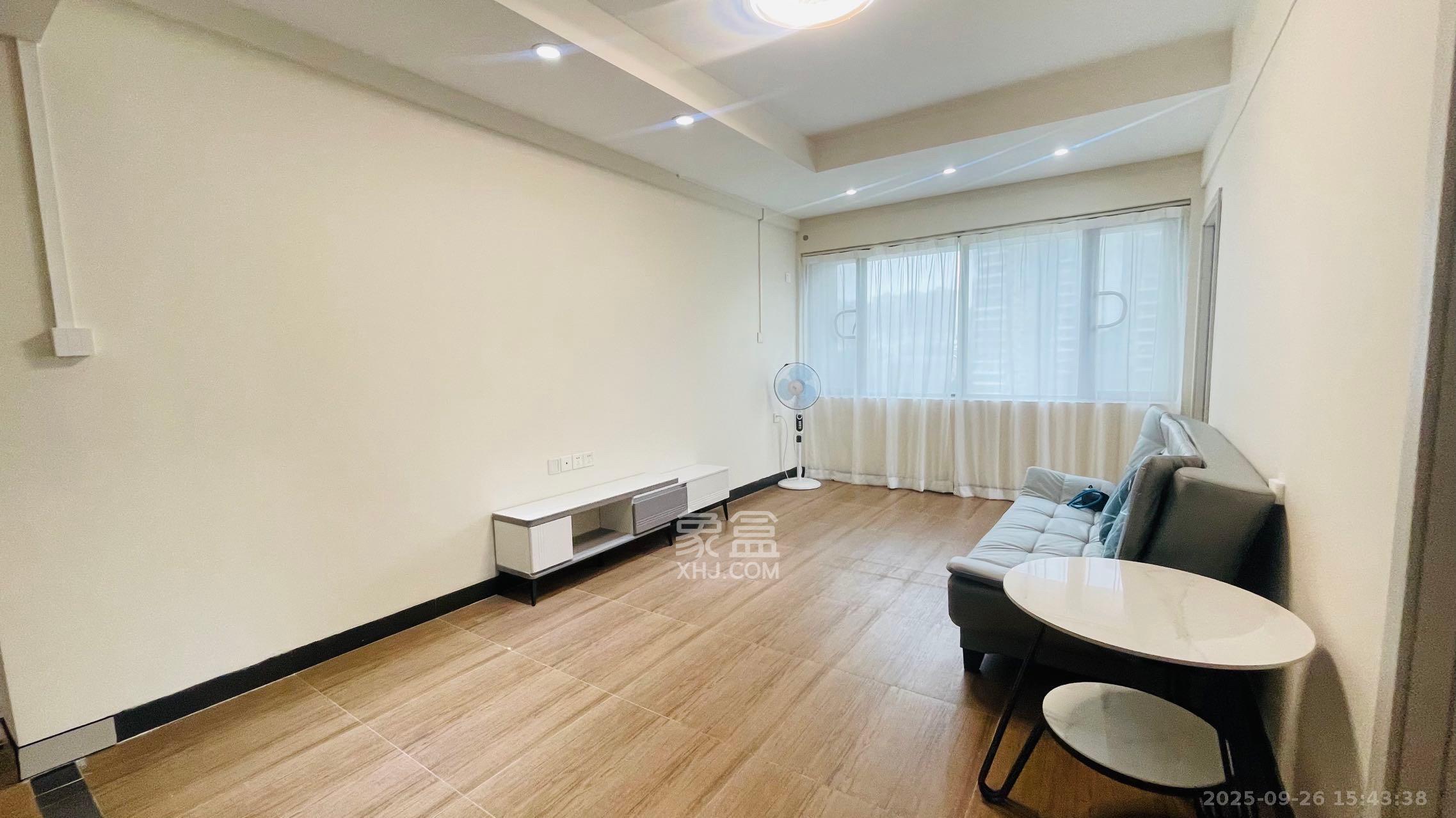 亚商国际  2室1厅1卫    2400.0元/月室内图