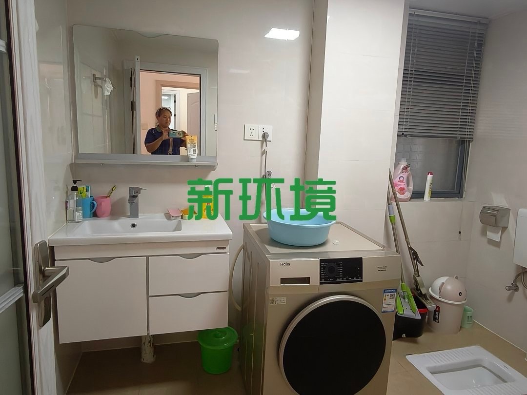 公园世家  3室2厅2卫    2200.0元/月室内图