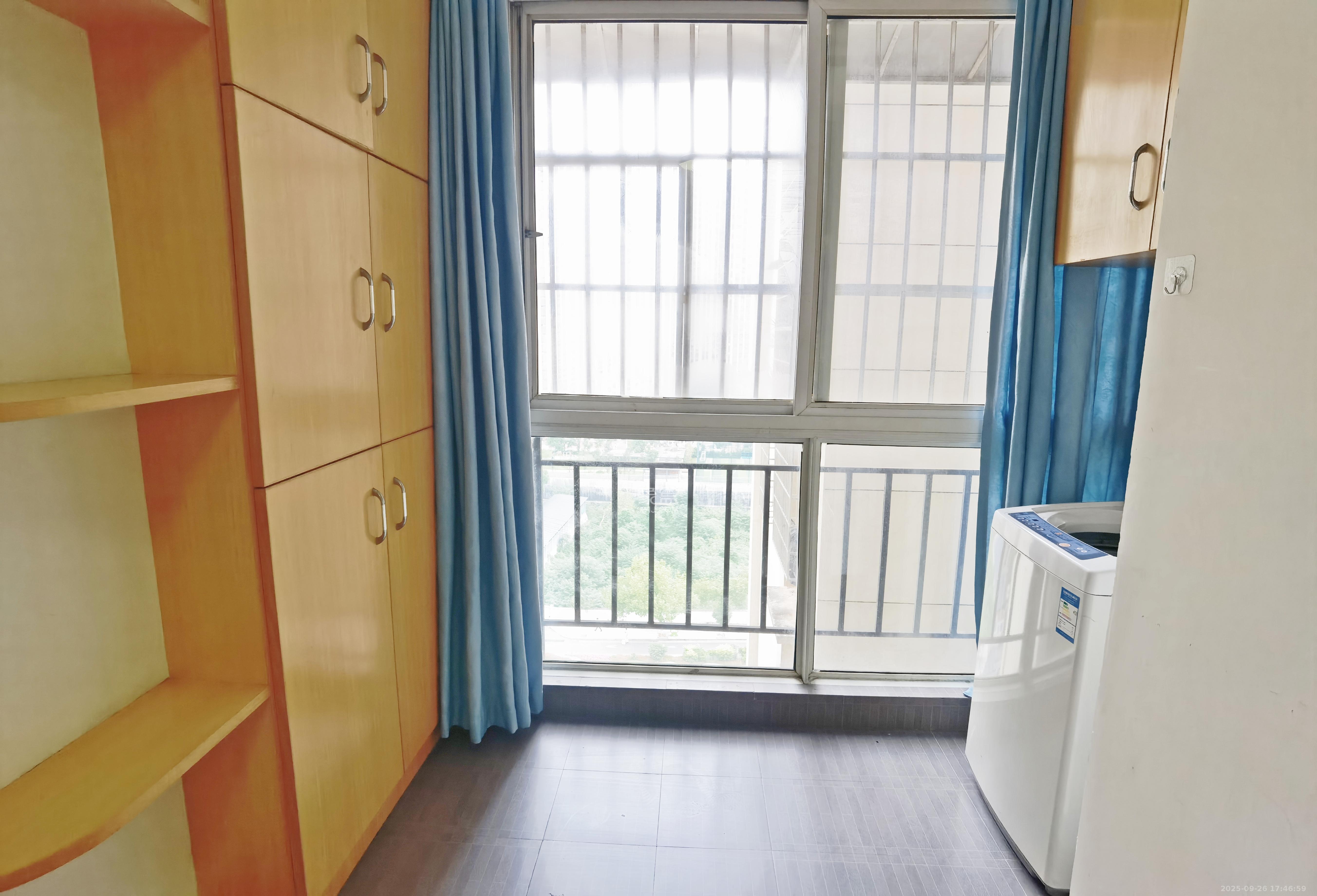 枫林美景  2室2厅1卫   2000.00元/月室内图