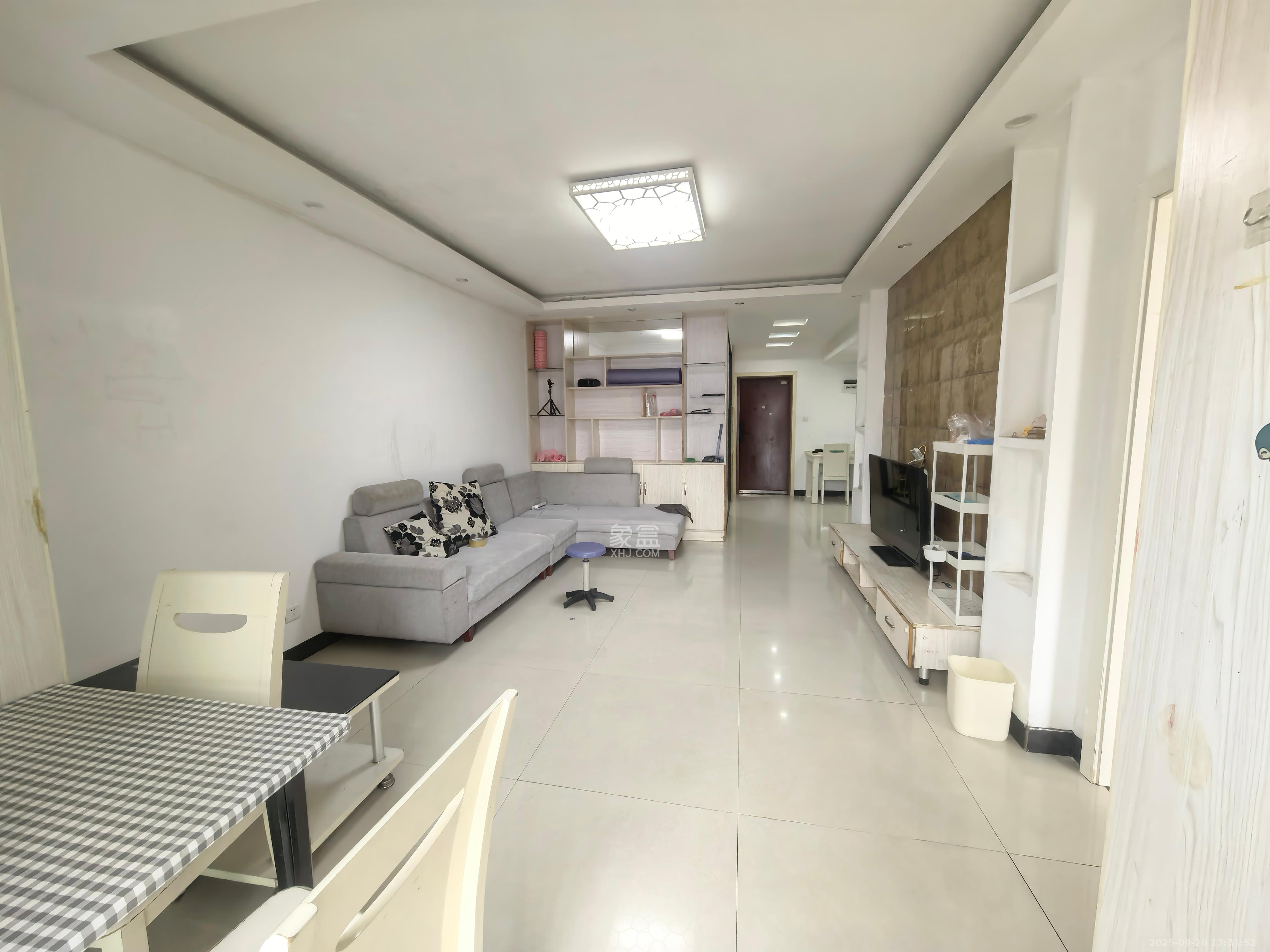 三一街区 3室2厅1卫 1600.0元/月 三一街区 3室2厅1卫 1600.0元/月室内图