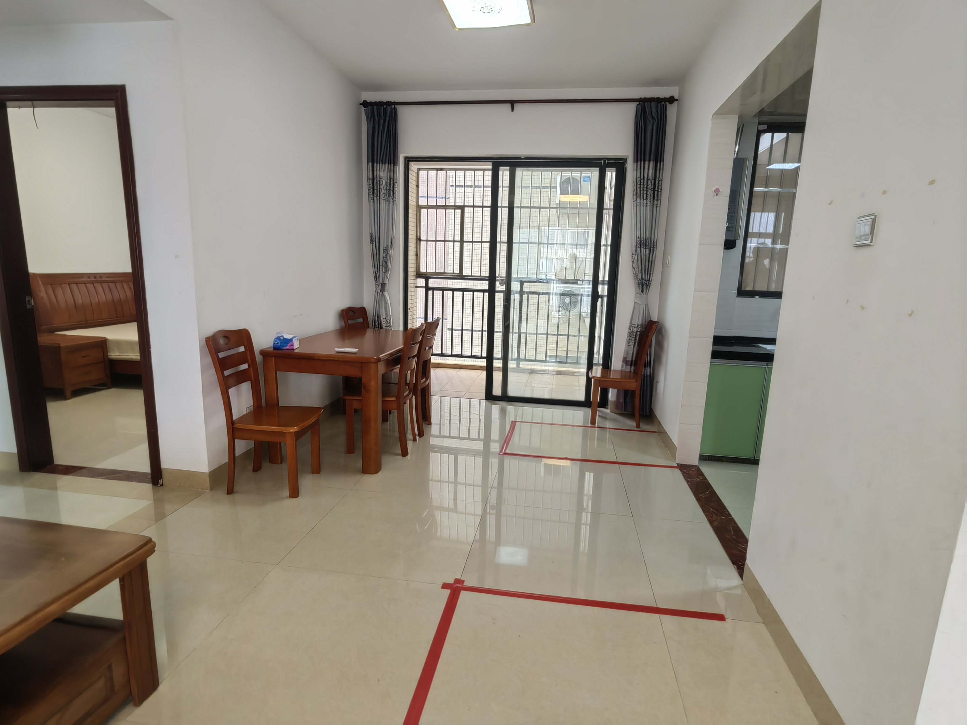 五源河公寓B区 3室2厅2卫 2600.0元/月 五源河公寓B区 3室2厅2卫 2600.0元/月室内图