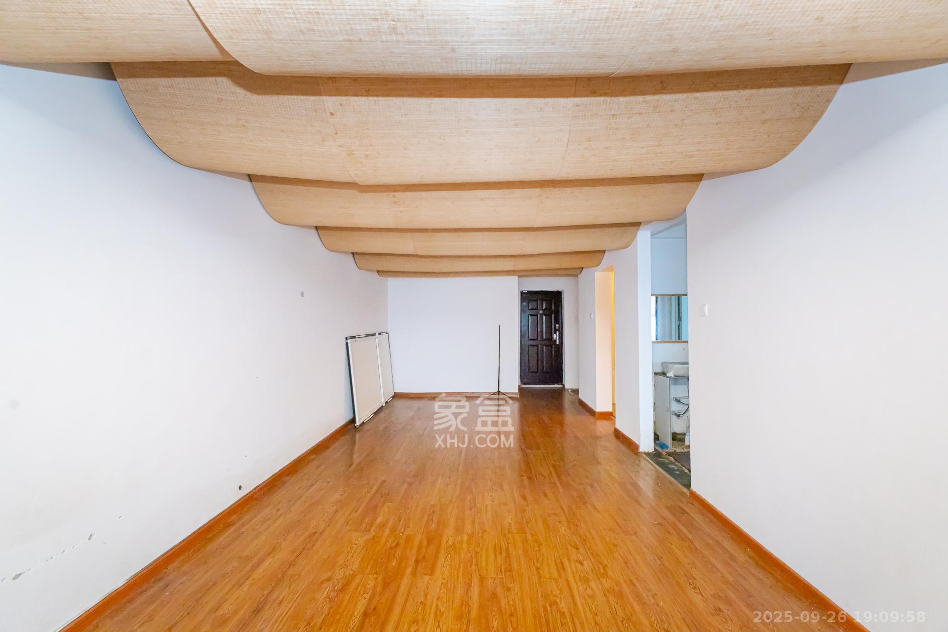 勤诚达境界城 3室2厅1卫 62.0万 勤诚达境界城 3室2厅1卫 62.0万客厅