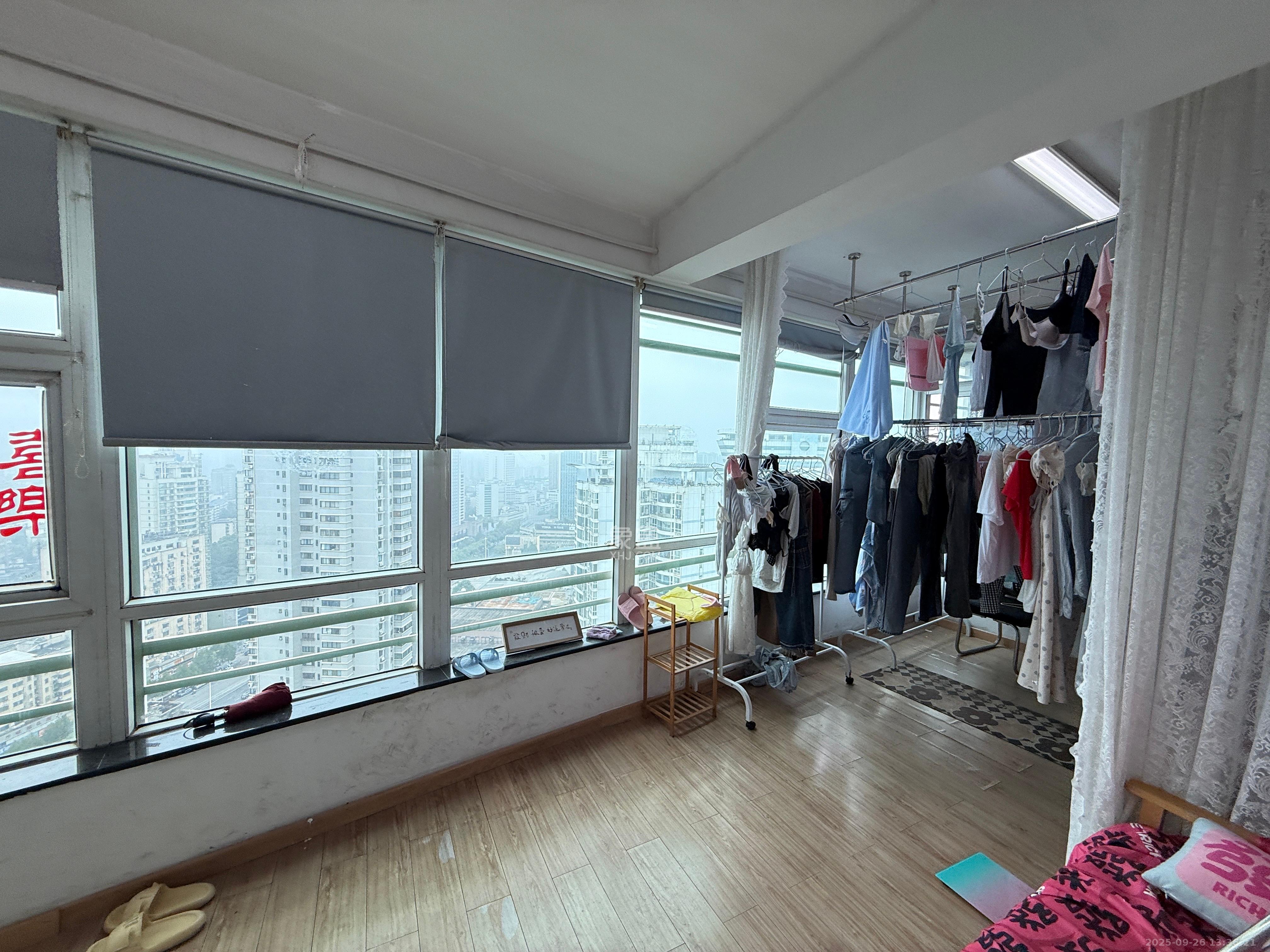 佳天国际新城 1室2厅1卫 3200.0元/月 佳天国际新城 1室2厅1卫 3200.0元/月室内图