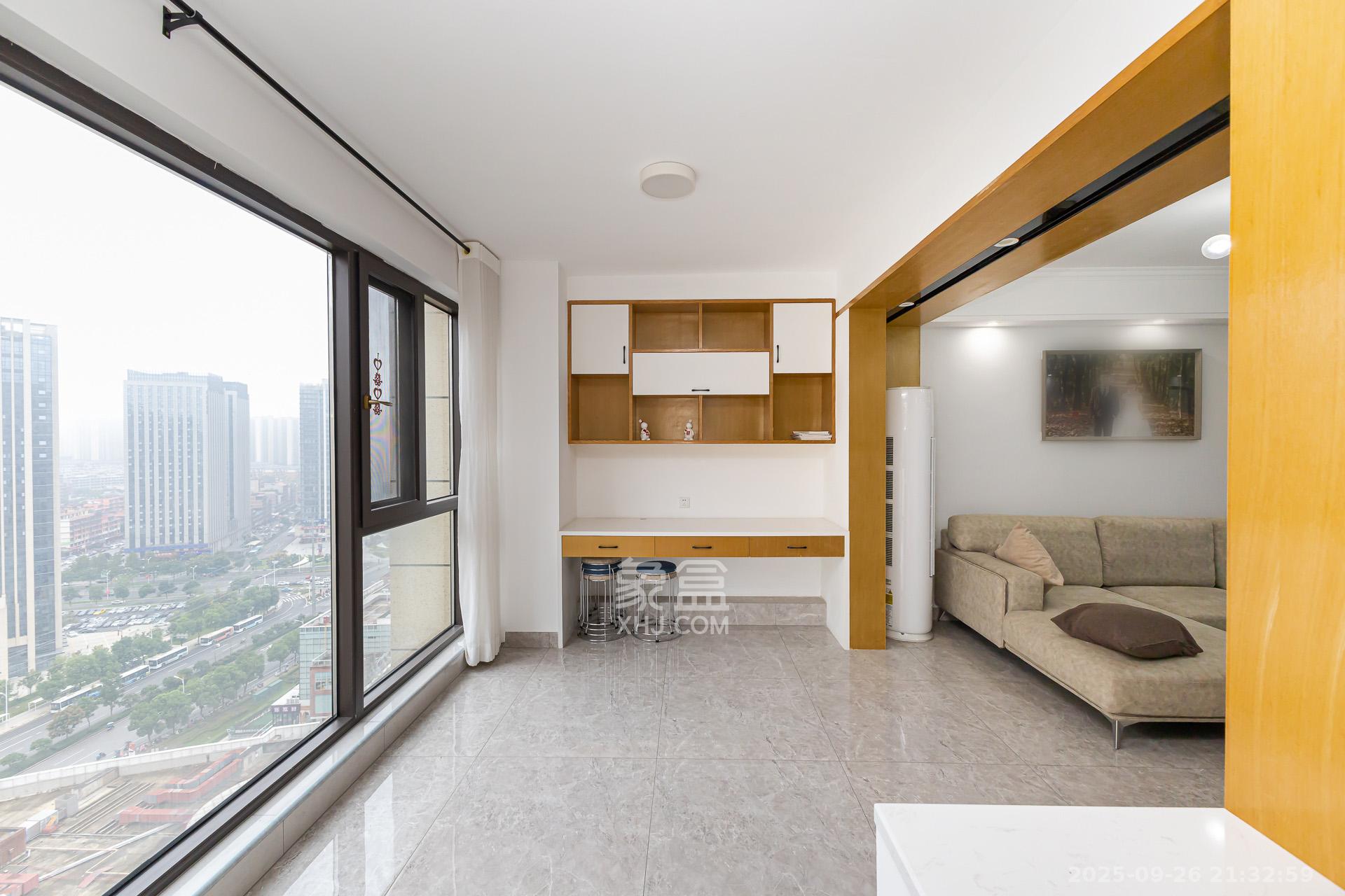 明发阅江悦府  2室2厅1卫    78.0万阳台