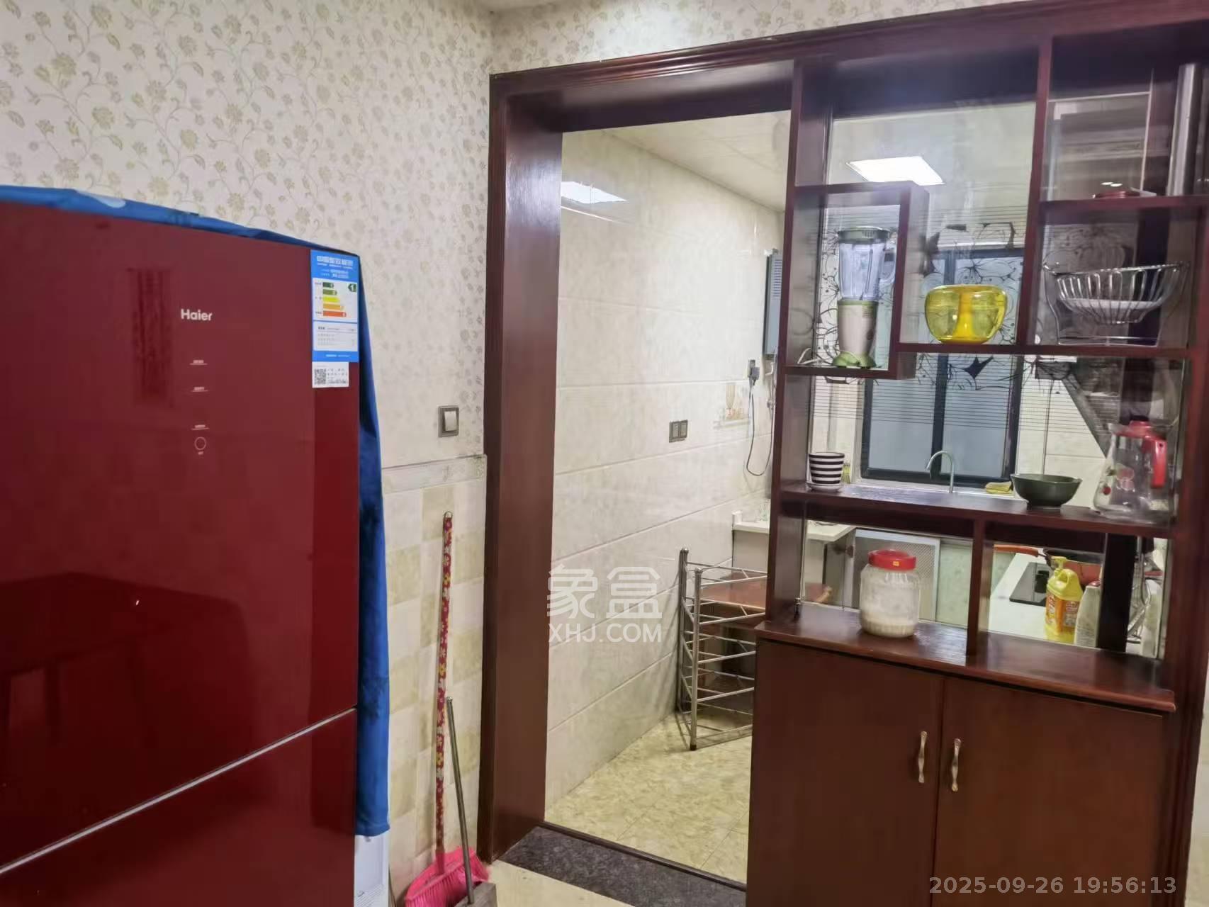 峰尚国际 4室2厅2卫 1800.0元/月 峰尚国际 4室2厅2卫 1800.0元/月室内图