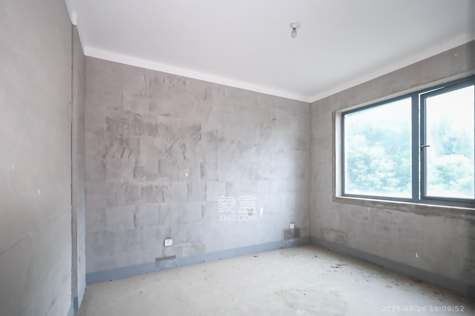 蓝光雍锦阁  3室2厅1卫    118.0万卧室