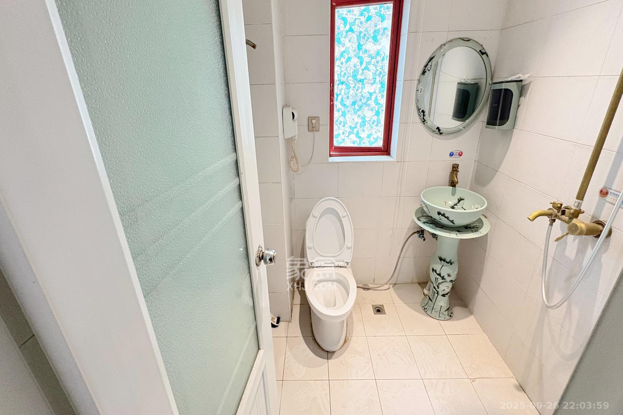 青和上座（上味舫大厦）  1室1厅1卫    32.0万卫生间