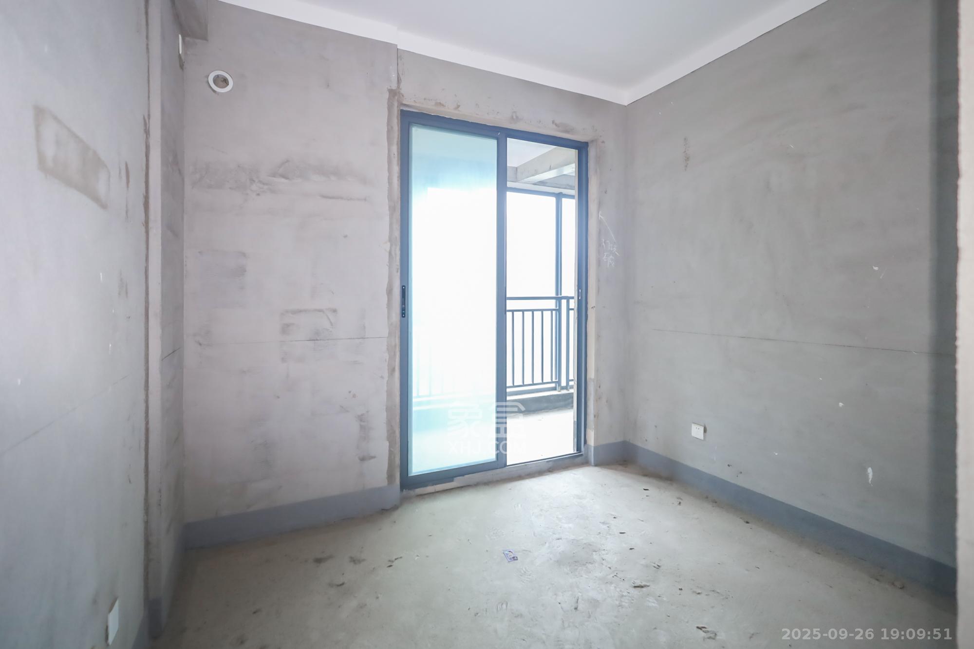 蓝光雍锦阁  3室2厅1卫    118.0万卧室