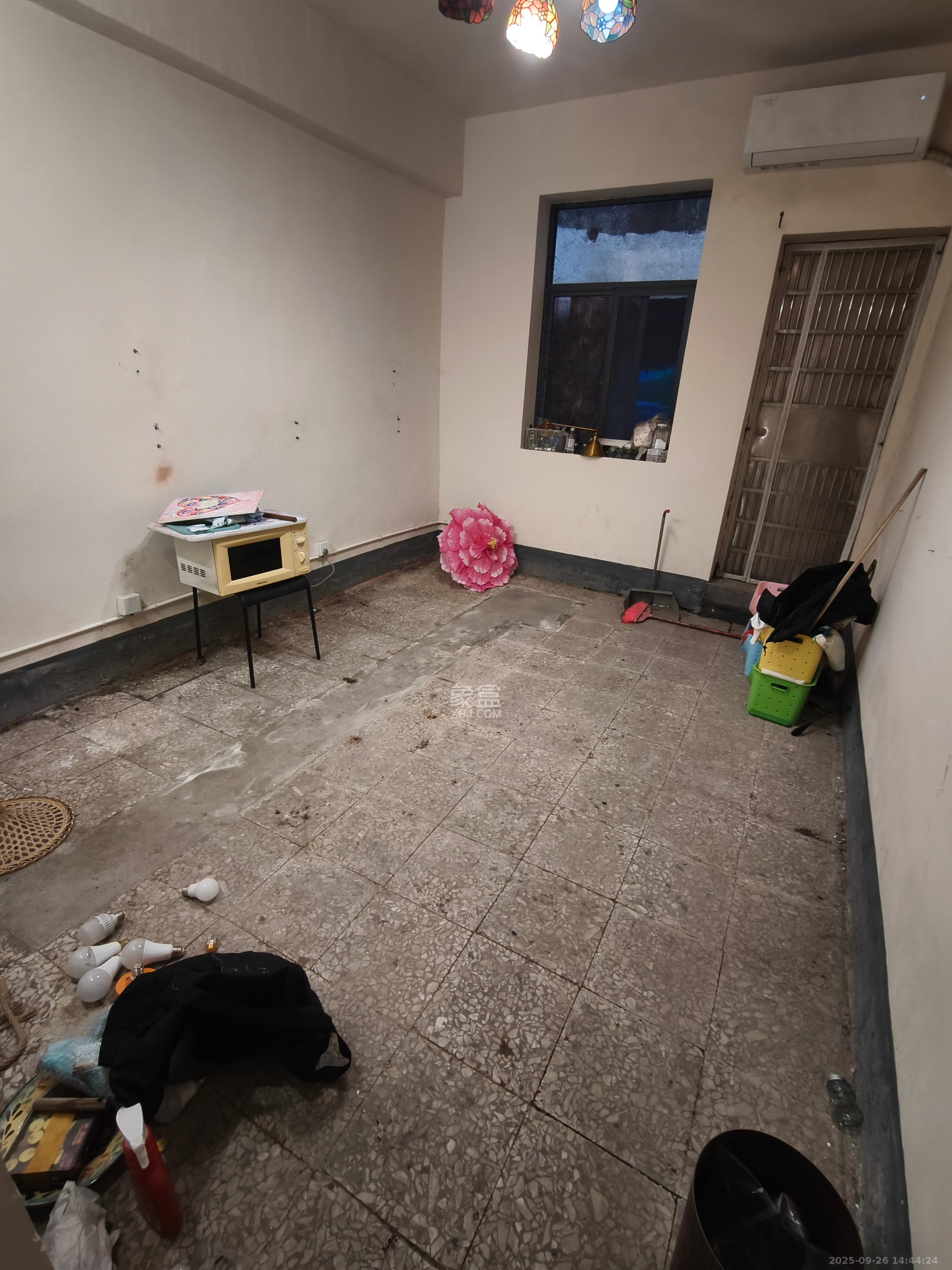 佘家塘、富雅里散盘 1室0厅0卫 2800.0元/月 佘家塘、富雅里散盘 1室0厅0卫 2800.0元/月室内图