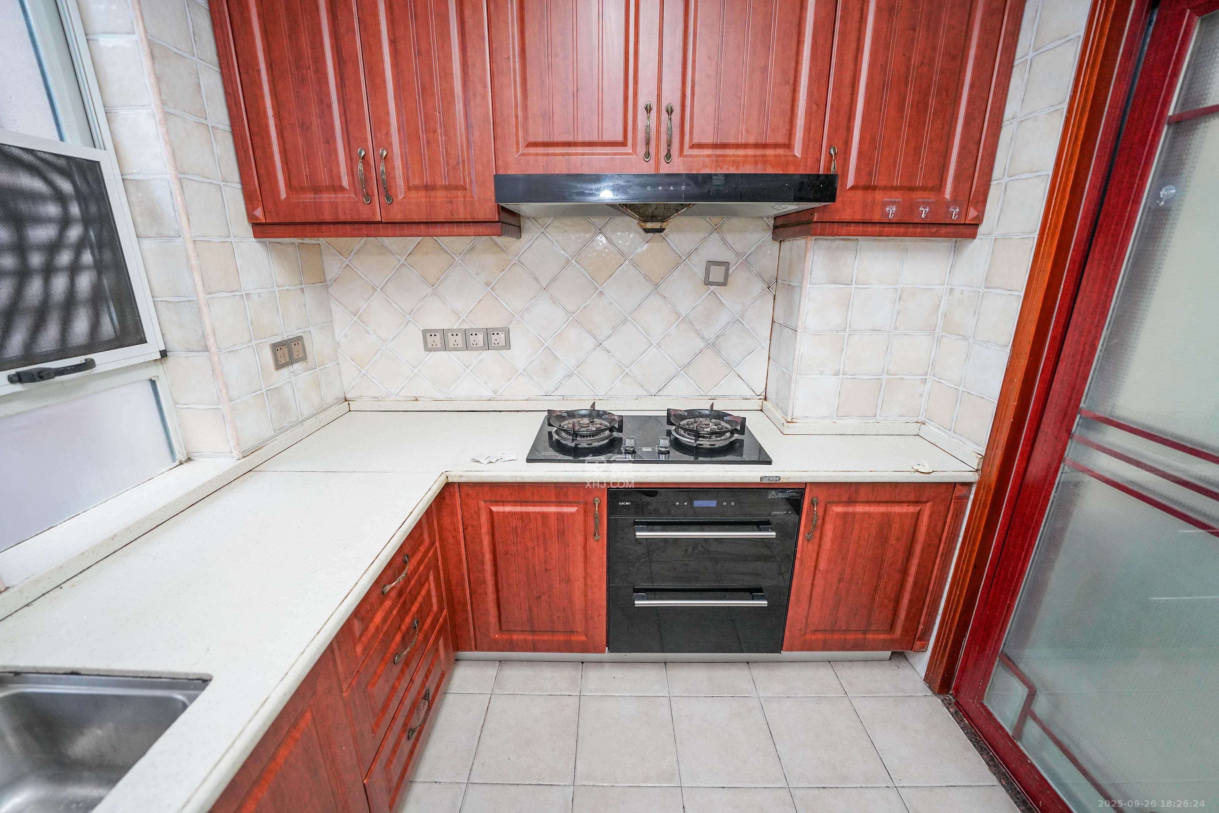 格兰小镇 1室0厅0卫 358.0万 格兰小镇 1室0厅0卫 358.0万厨房