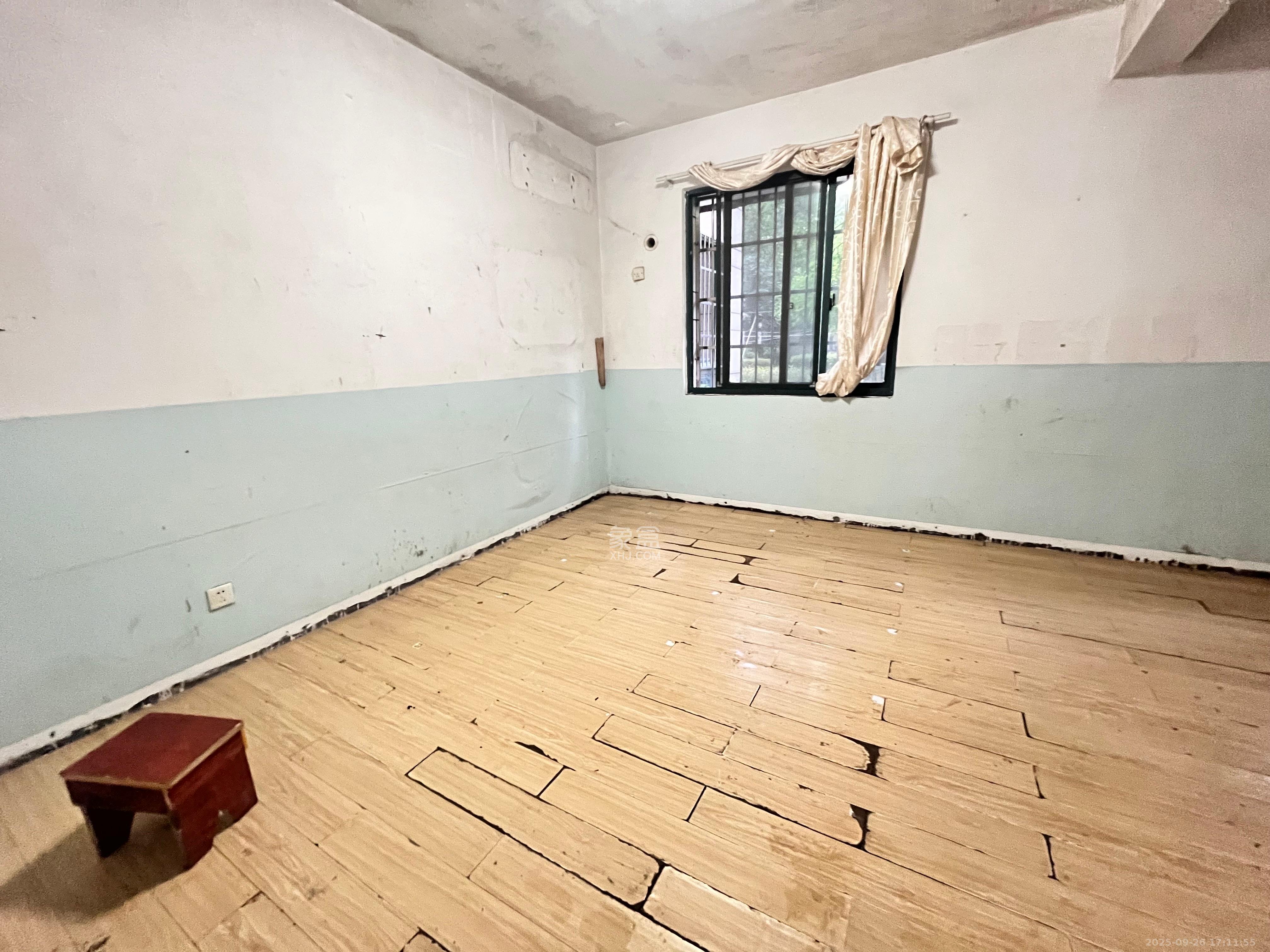 星城世家 4室2厅2卫 3000.0元/月 星城世家 4室2厅2卫 3000.0元/月室内图