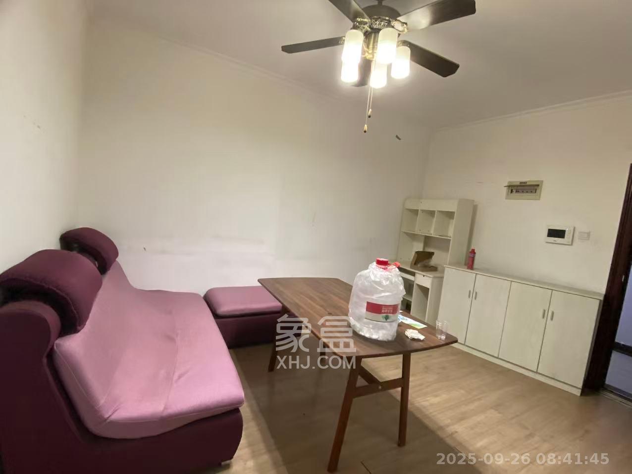 鑫远和城(一、二期) 1室1厅1卫 1200.0元/月 鑫远和城(一、二期) 1室1厅1卫 1200.0元/月室内图