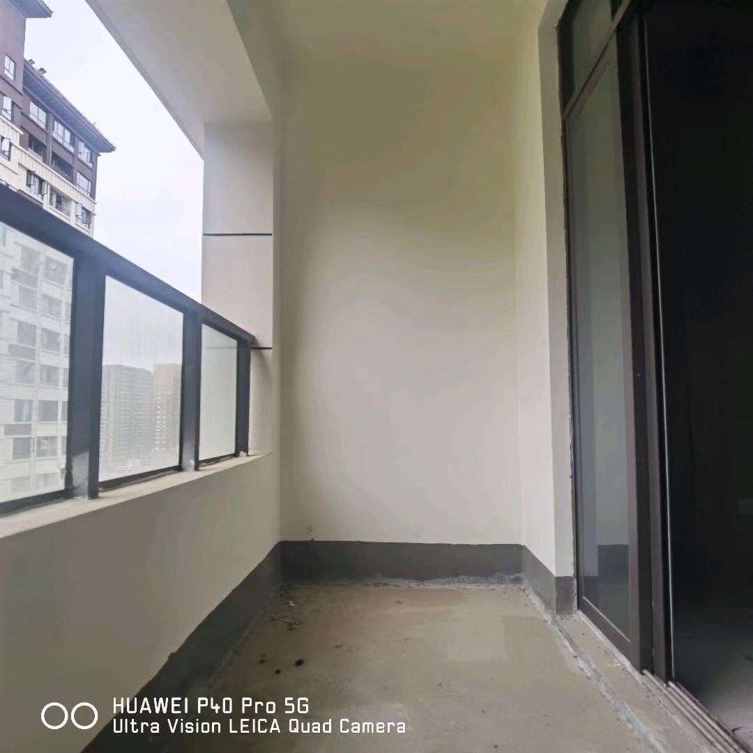 福天中央公馆  3室2厅2卫    74.5万客厅