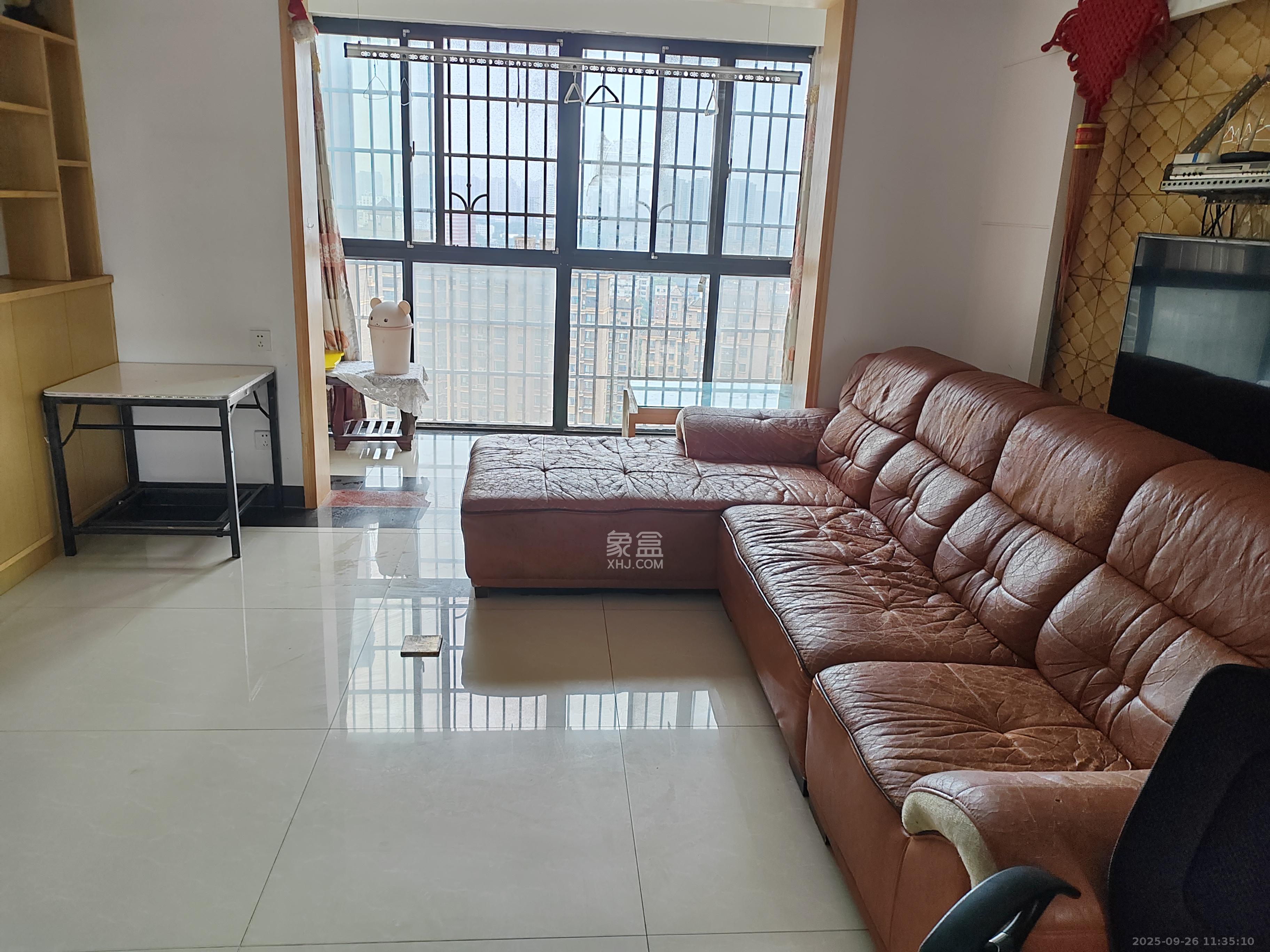 爵士湘  2室2厅1卫    1600.0元/月