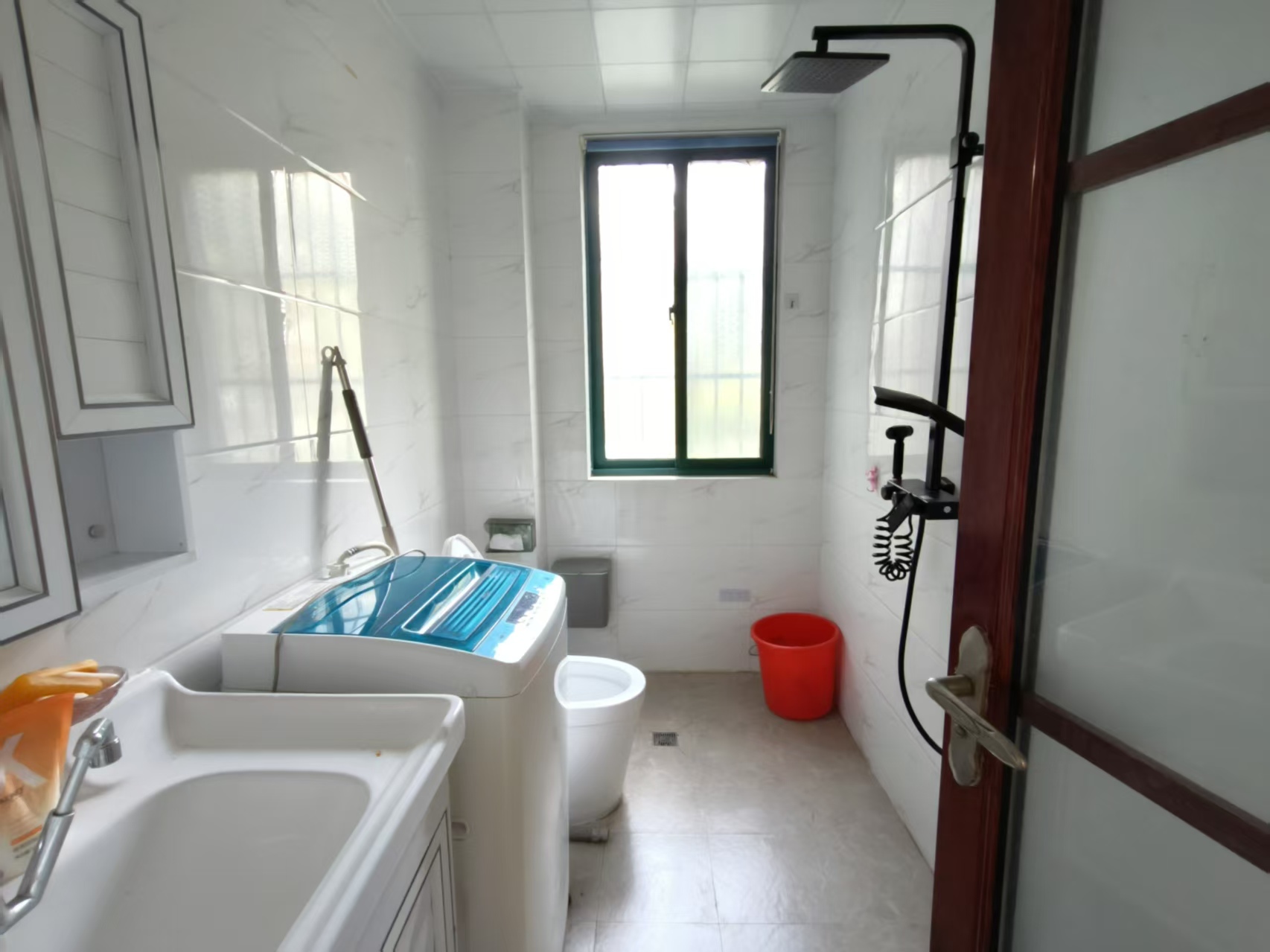 观澜公寓 2室2厅2卫 2700.0元/月 观澜公寓 2室2厅2卫 2700.0元/月室内图