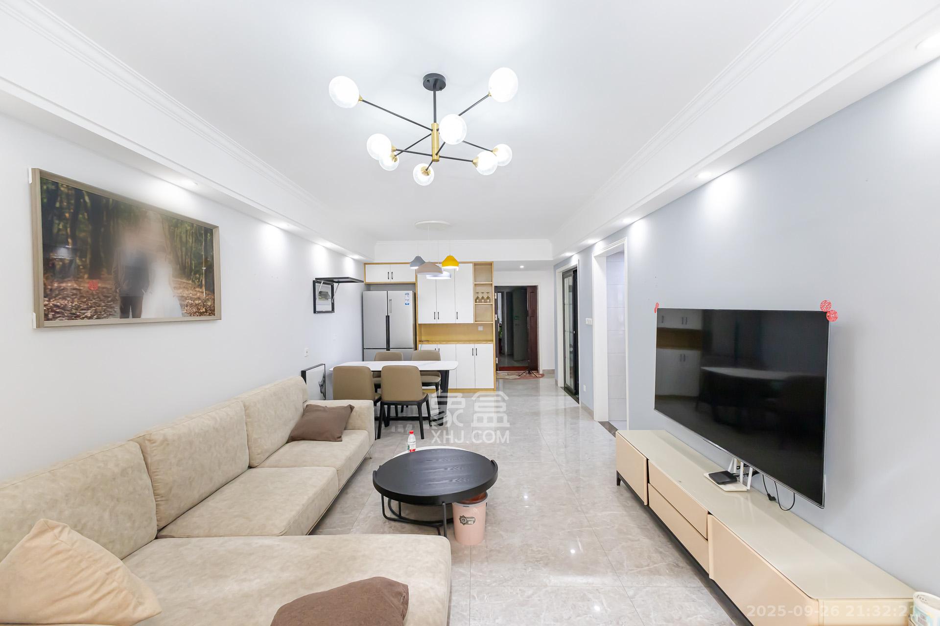 明发阅江悦府 2室2厅1卫 78.0万 明发阅江悦府 2室2厅1卫 78.0万客厅