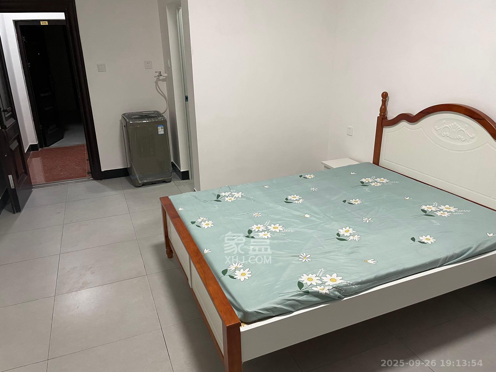 解放四村散盘 1室1厅1卫 1000.0元/月 解放四村散盘 1室1厅1卫 1000.0元/月室内图