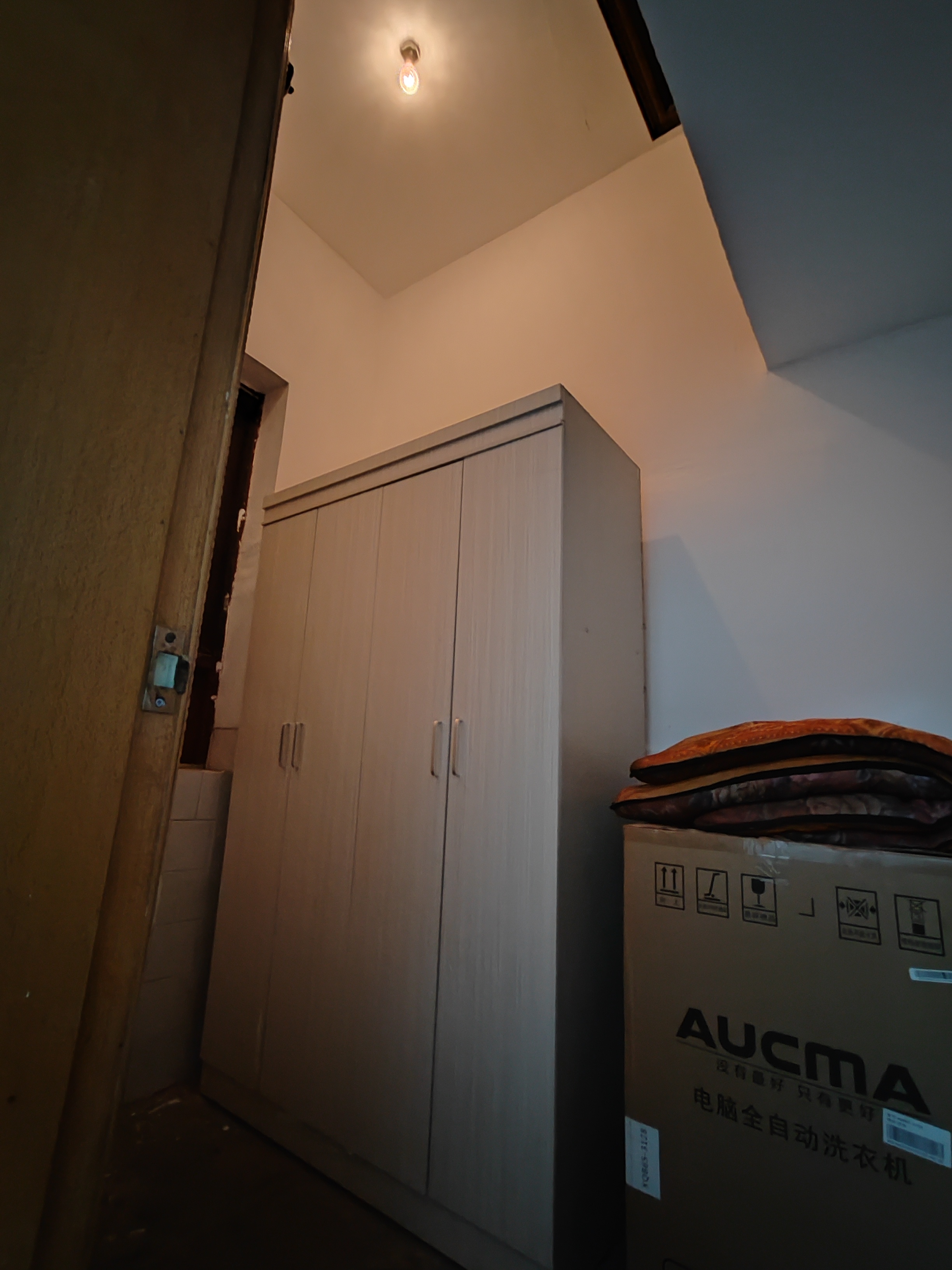 市中心医院家属区 2室1厅1卫 35.0万 市中心医院家属区 2室1厅1卫 35.0万客厅