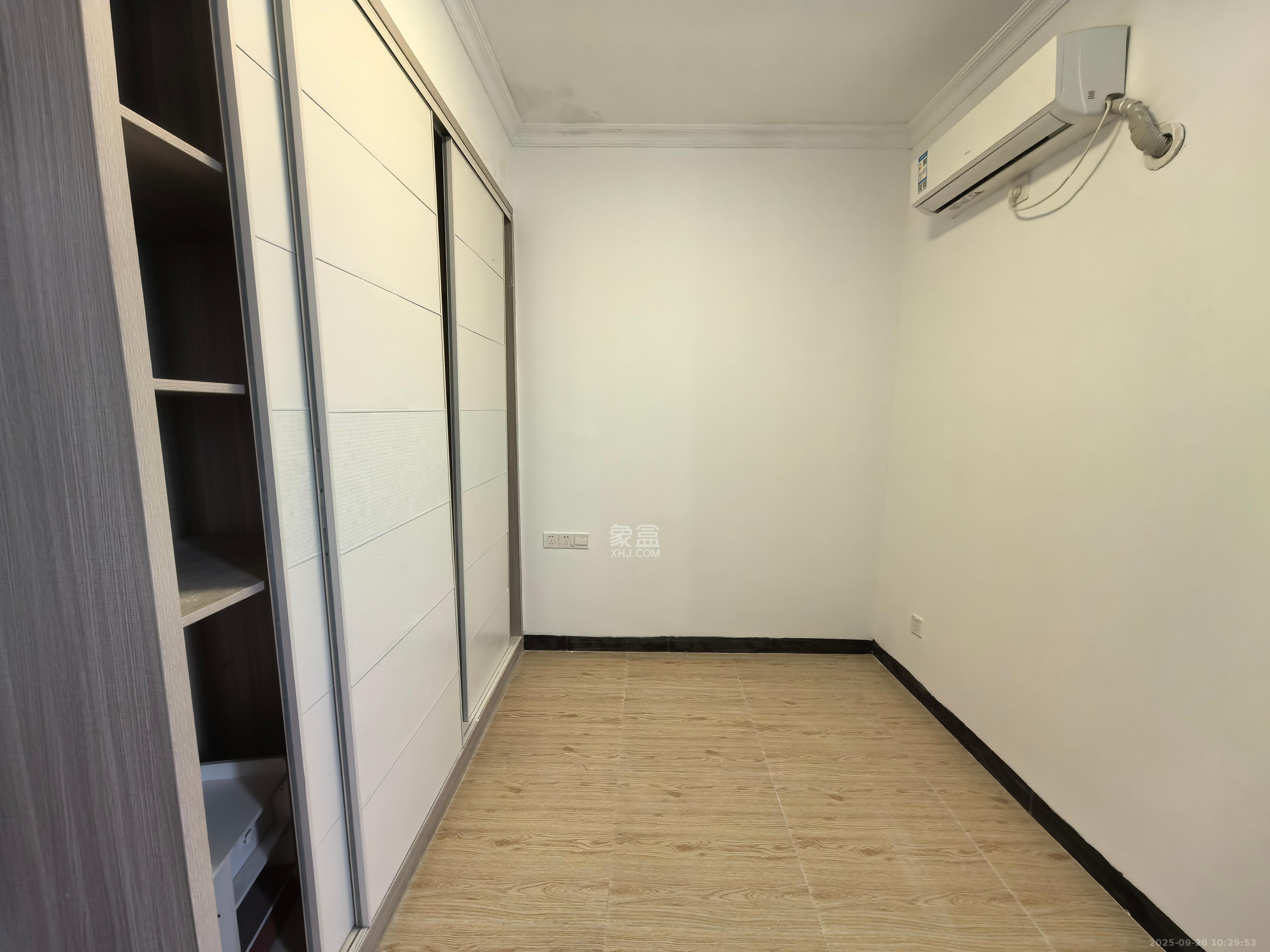 中信城市广场(中信新城一期) 2室2厅1卫 1800.0元/月 中信城市广场(中信新城一期) 2室2厅1卫 1800.0元/月室内图