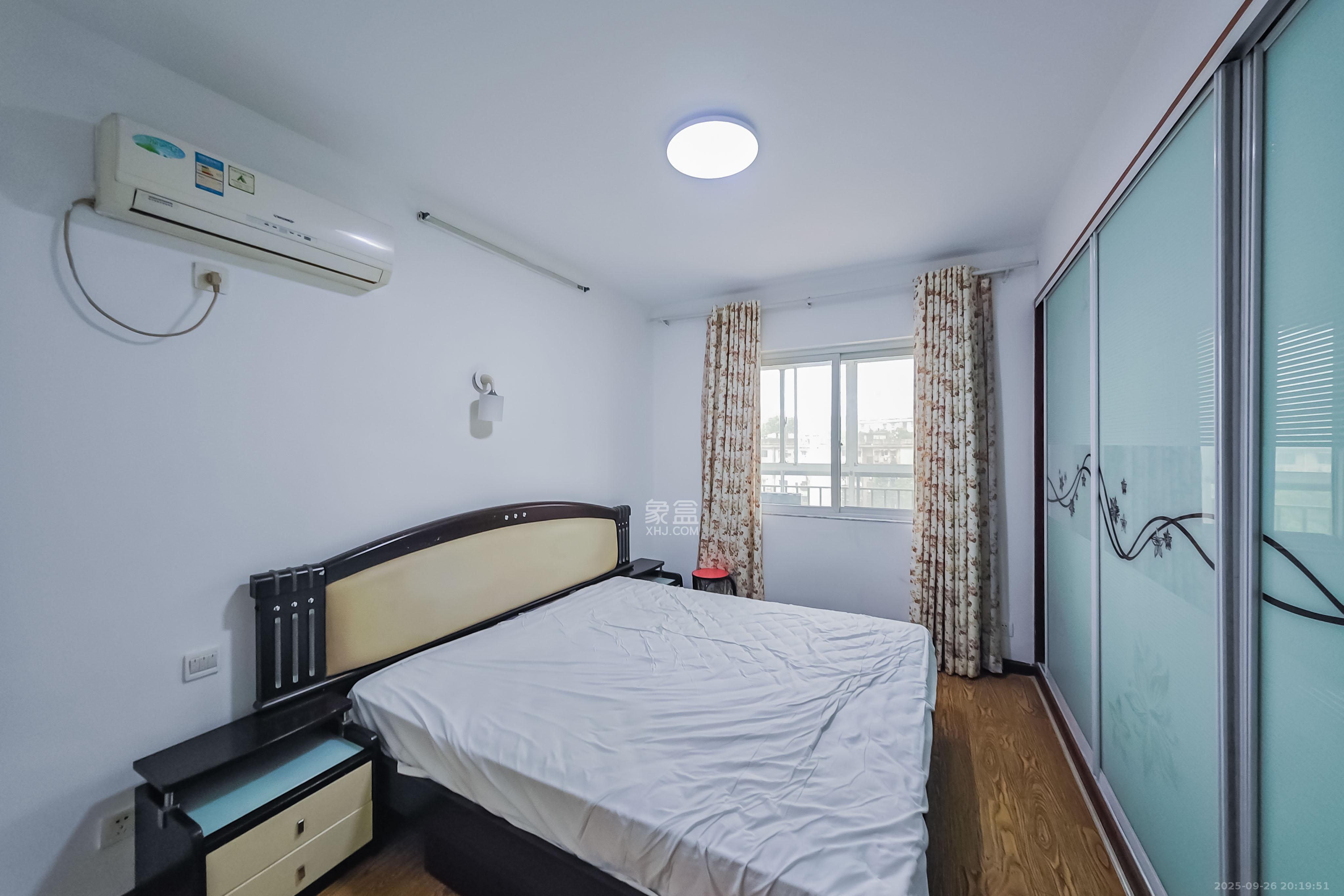 天凯东苑  2室1厅1卫    56.0万卧室