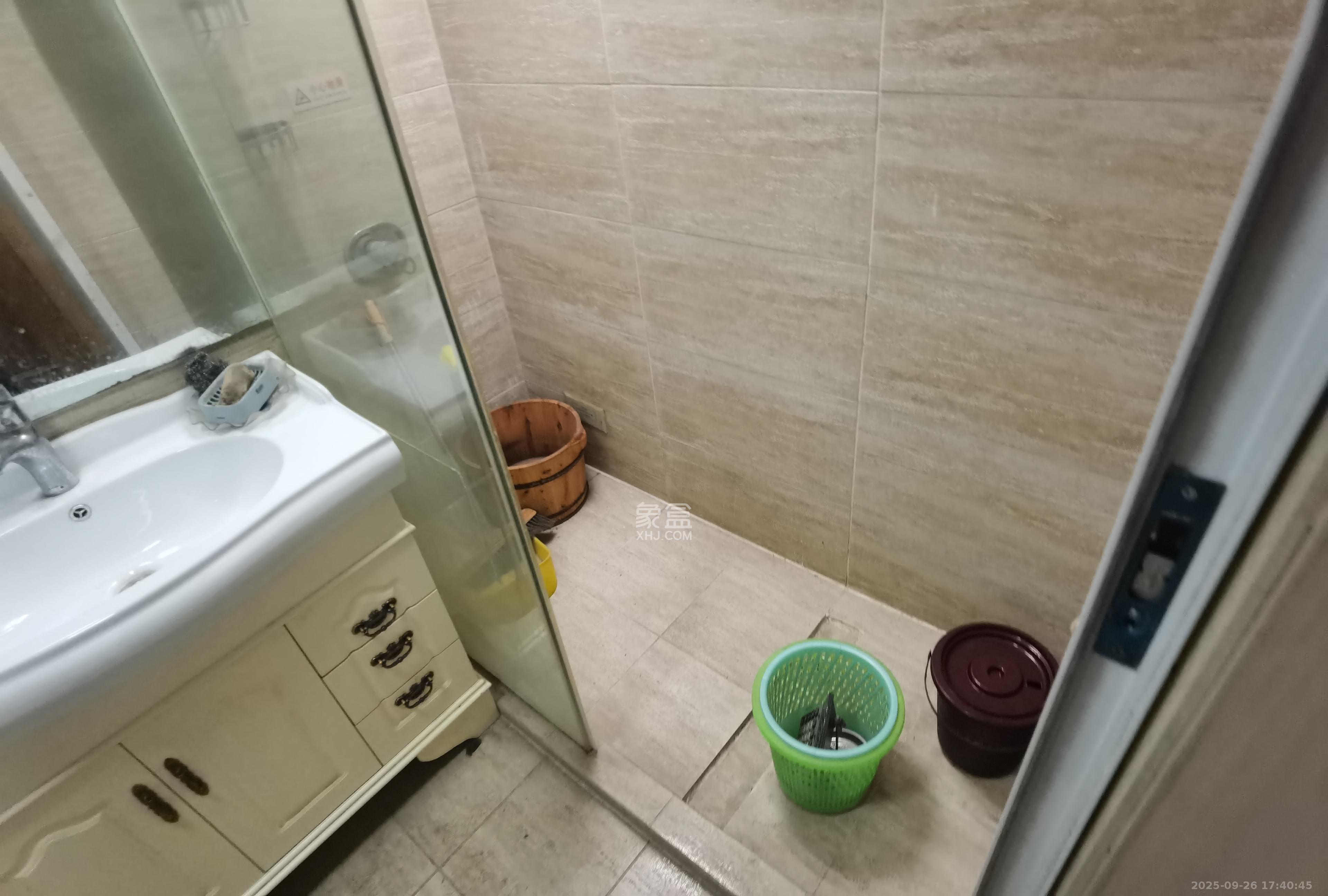 三重星都心  1室1厅1卫   1500.00元/月