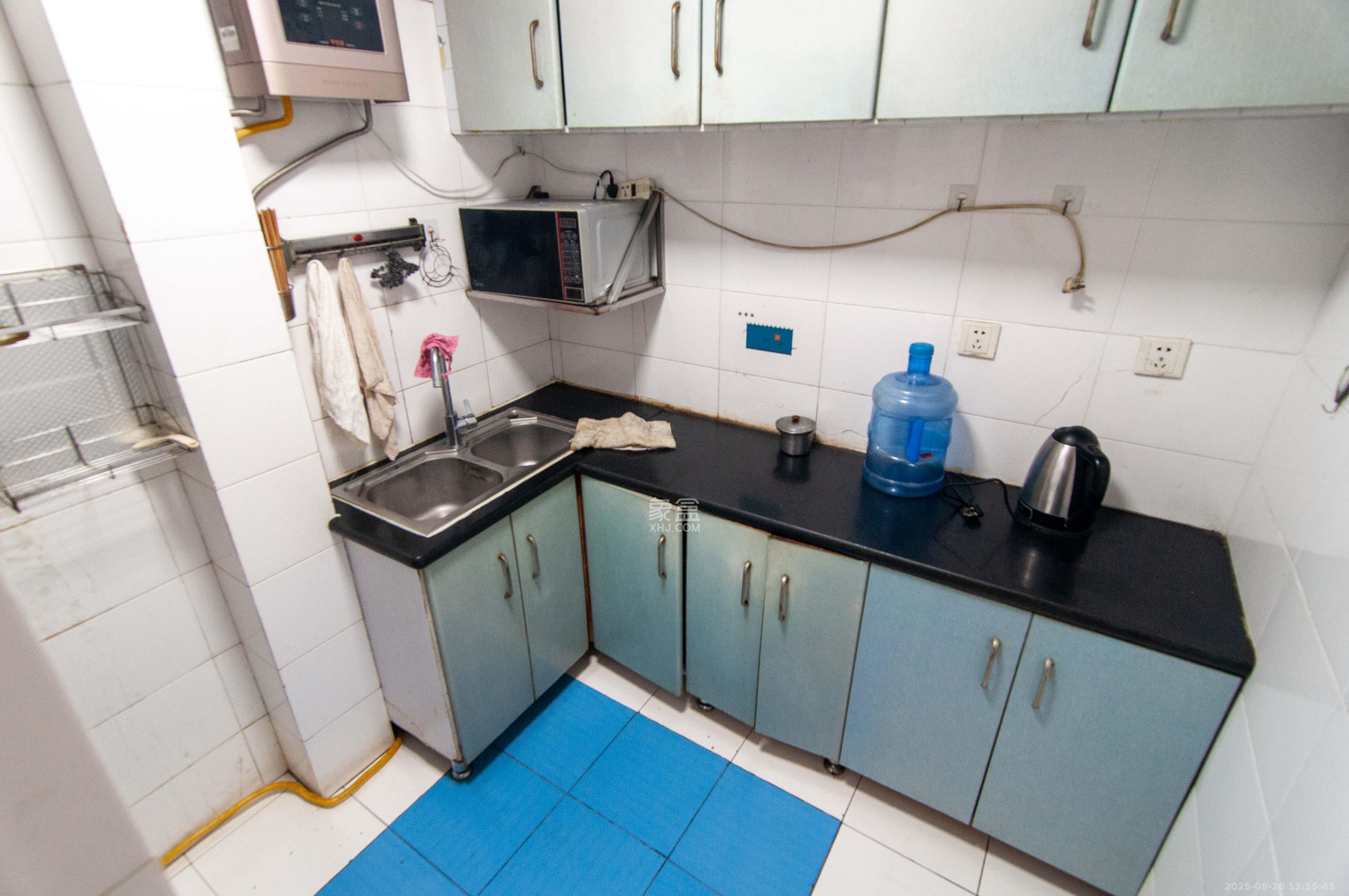 湘仪家园 4室2厅1卫 41.8万 湘仪家园 4室2厅1卫 41.8万厨房