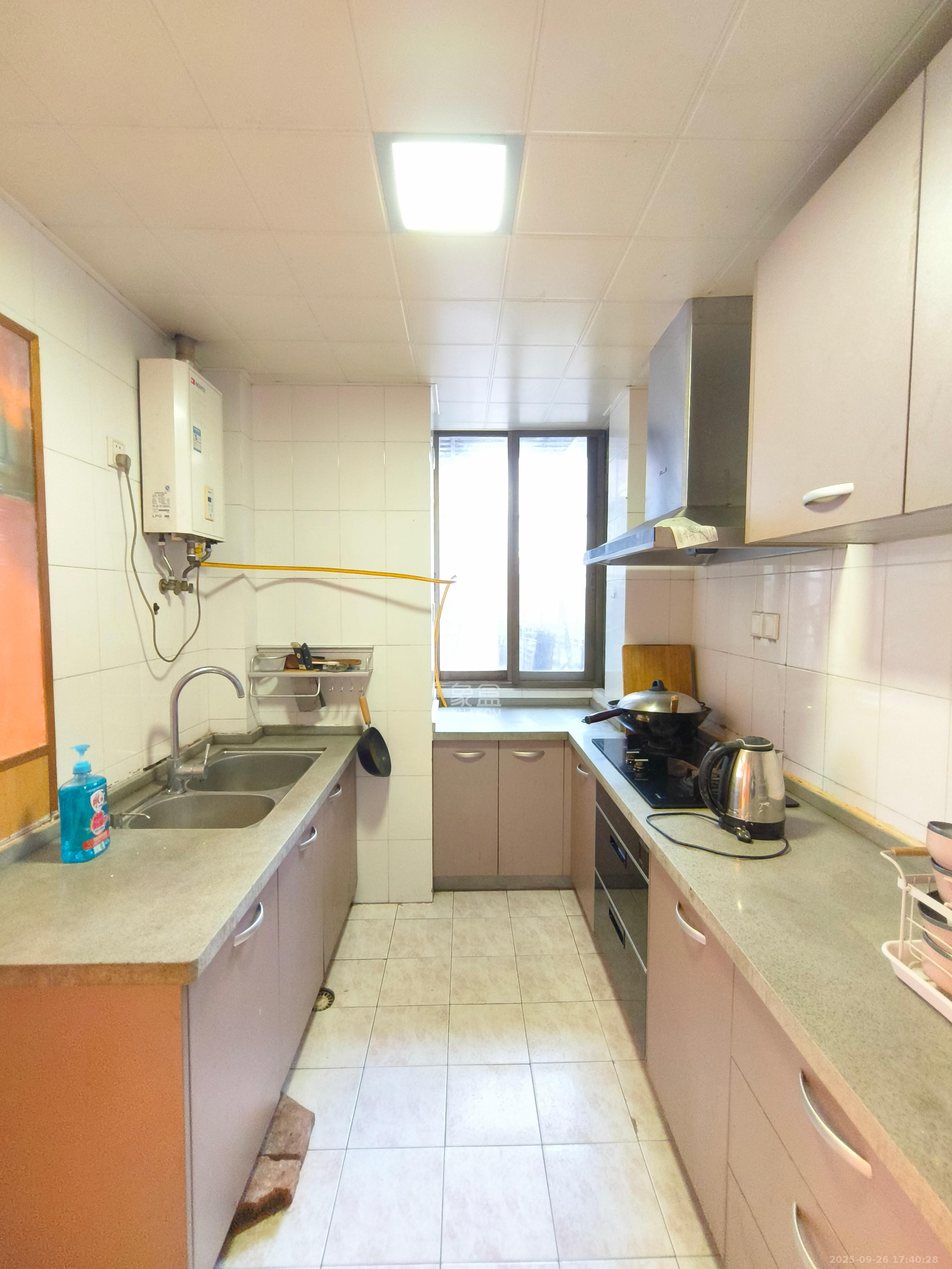 佘家塘、富雅里散盘 3室2厅2卫 2600.0元/月 佘家塘、富雅里散盘 3室2厅2卫 2600.0元/月室内图