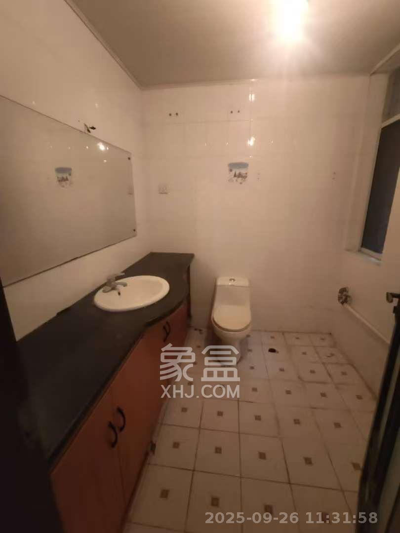 华天望族苑 3室2厅1卫 2300.0元/月 华天望族苑 3室2厅1卫 2300.0元/月室内图