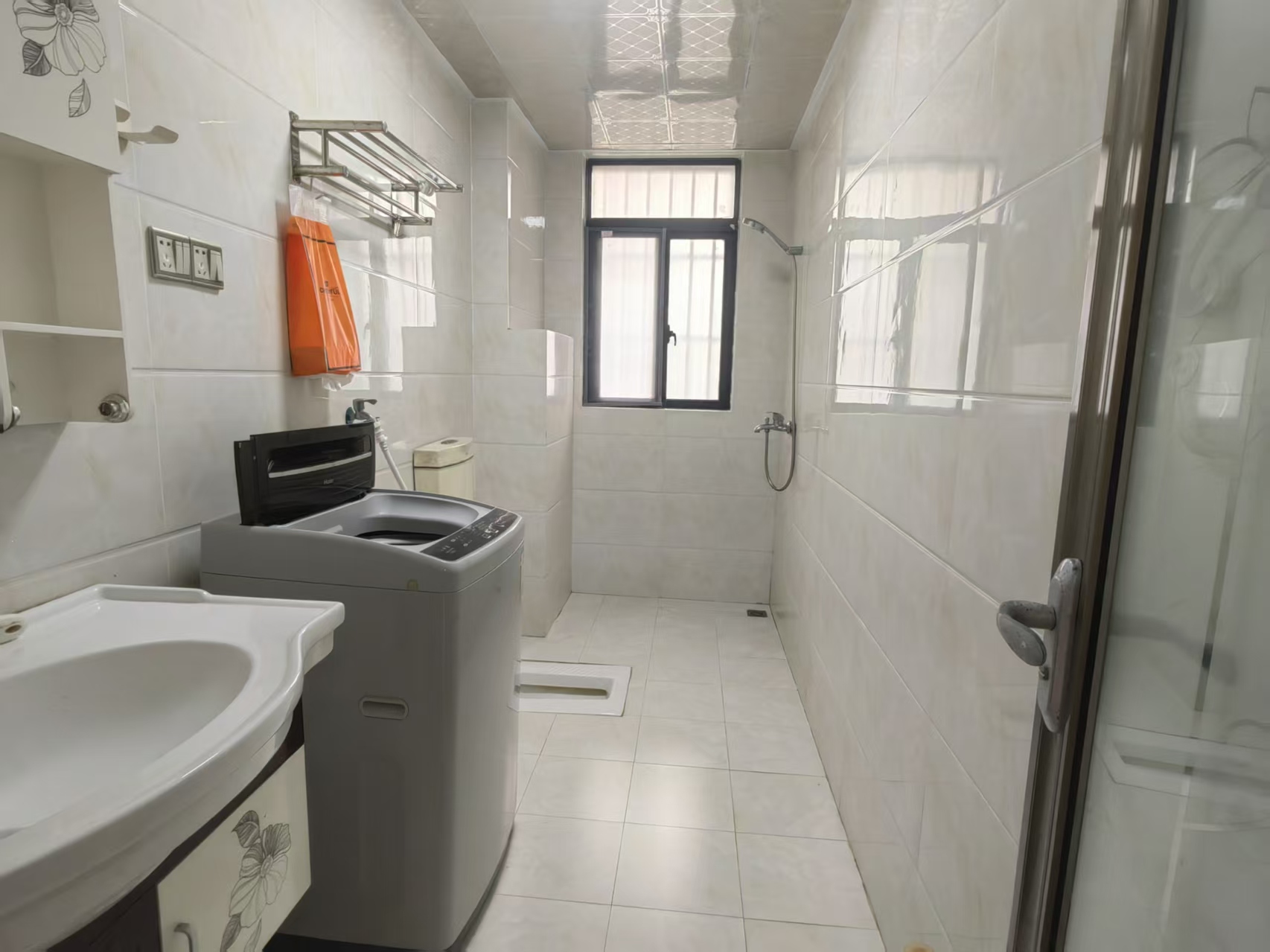 五源河公寓B区 3室2厅2卫 2600.0元/月 五源河公寓B区 3室2厅2卫 2600.0元/月室内图