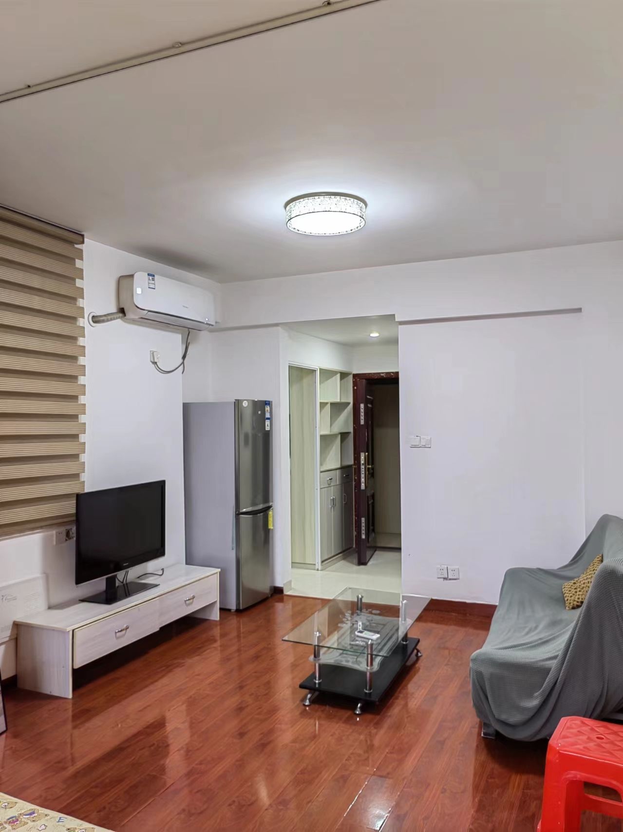 英伦首府金域豪廷 1室1厅1卫 1300.0元/月 英伦首府金域豪廷 1室1厅1卫 1300.0元/月室内图