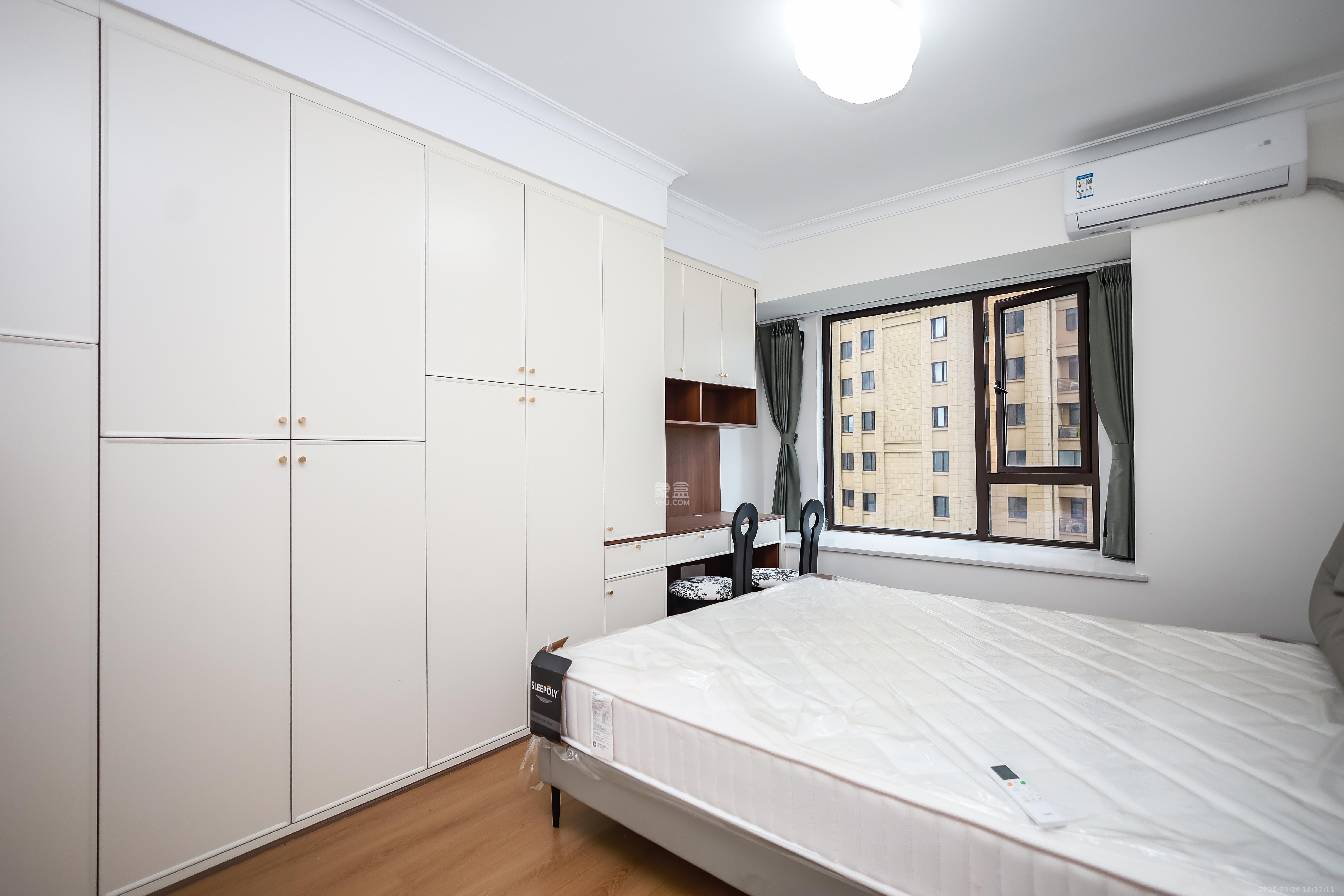 奥克斯缔壹城  3室2厅1卫    119.0万卧室