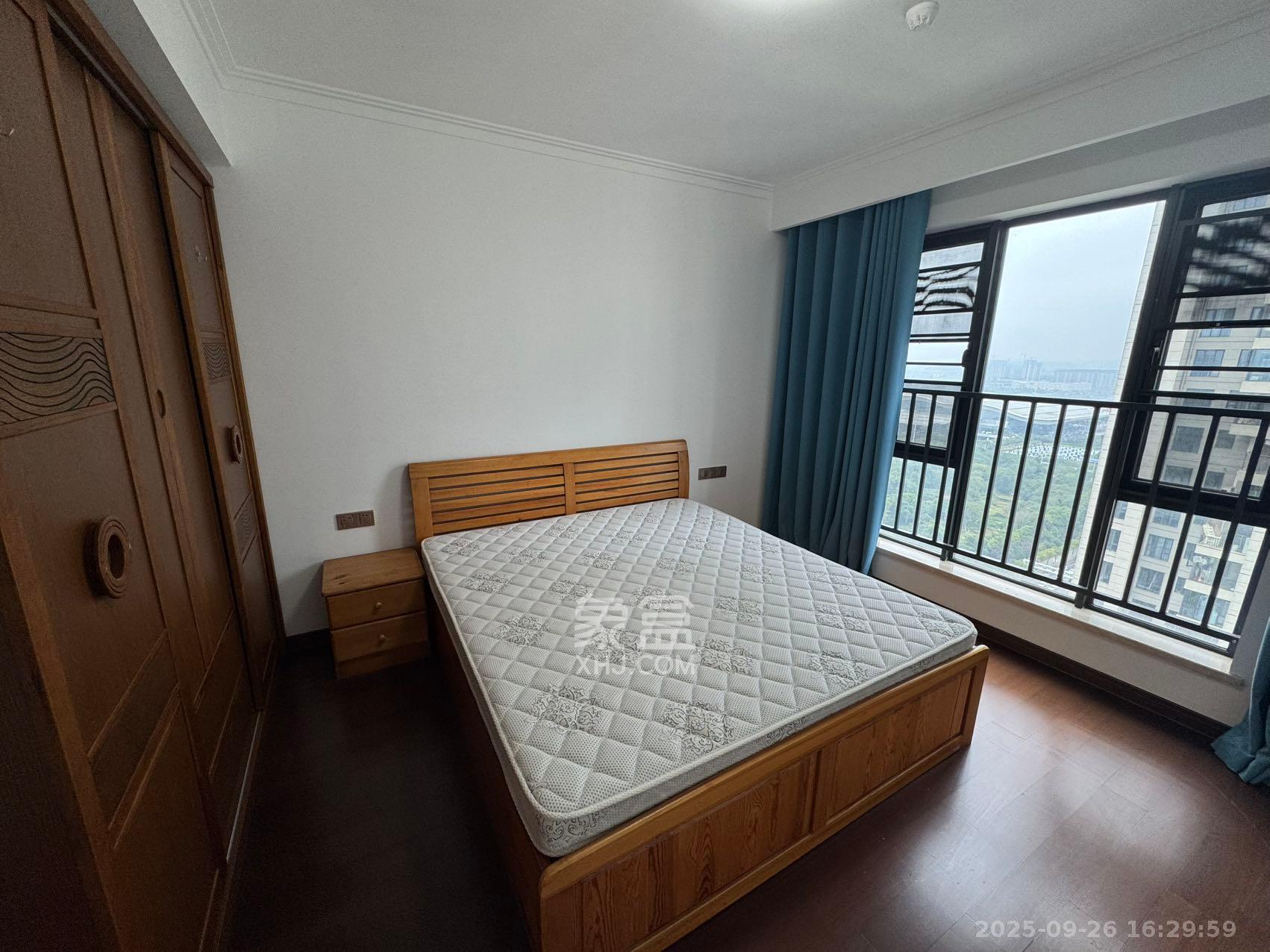 绿地长沙城际空间站(绿地新里佳苑) 4室2厅2卫 3800.0元/月 绿地长沙城际空间站(绿地新里佳苑) 4室2厅2卫 3800.0元/月室内图