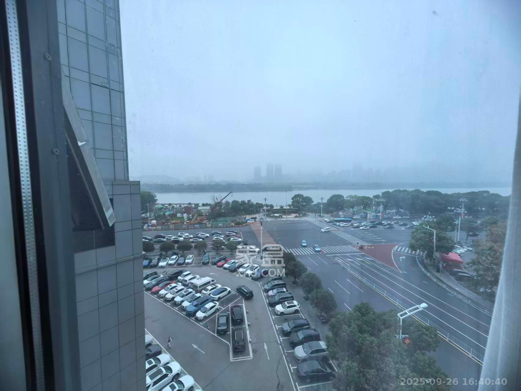 潮宗御苑 1室1厅1卫 3400.0元/月 潮宗御苑 1室1厅1卫 3400.0元/月室内图