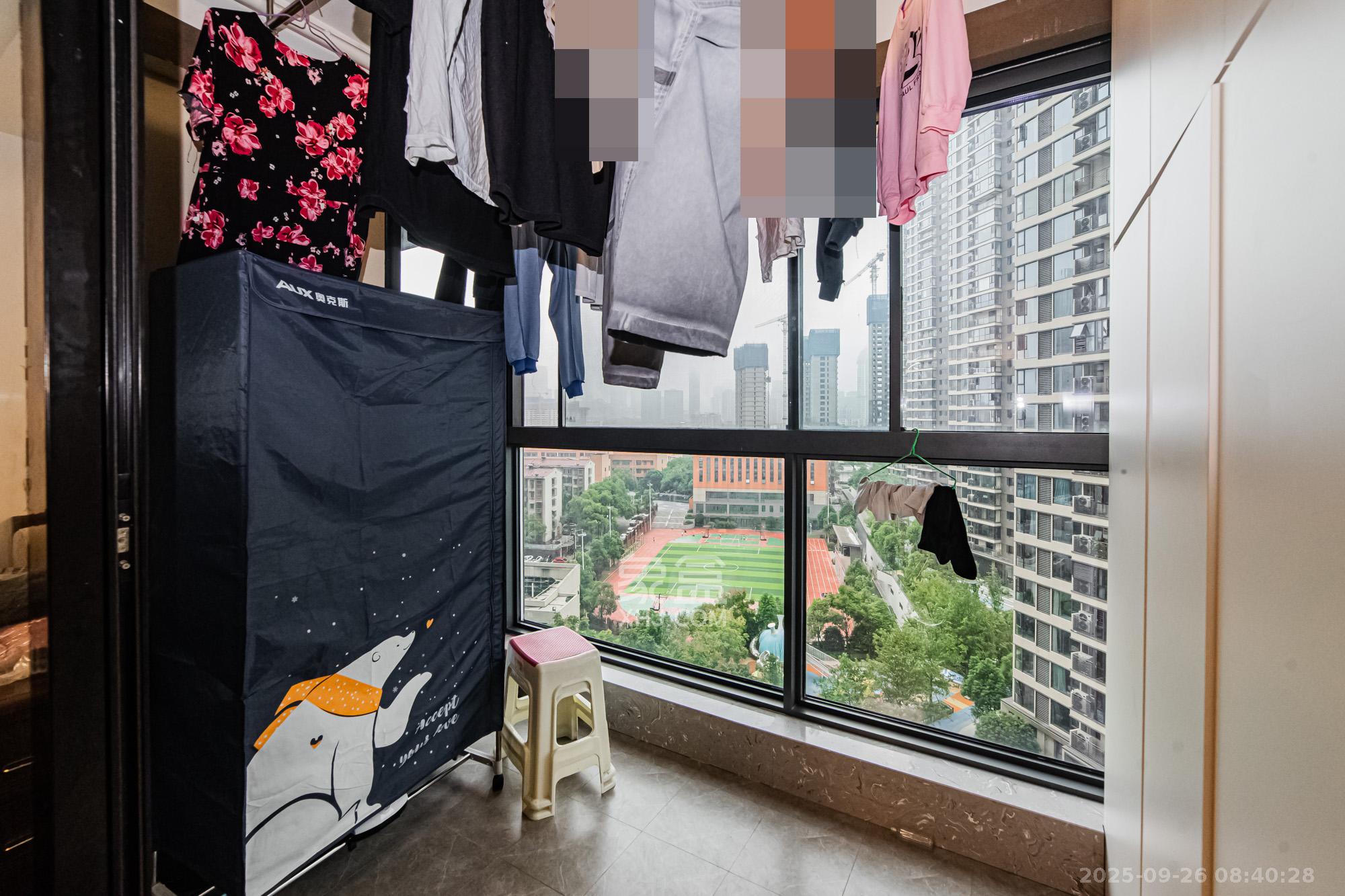 北辰瀚江府  3室2厅2卫    289.0万阳台