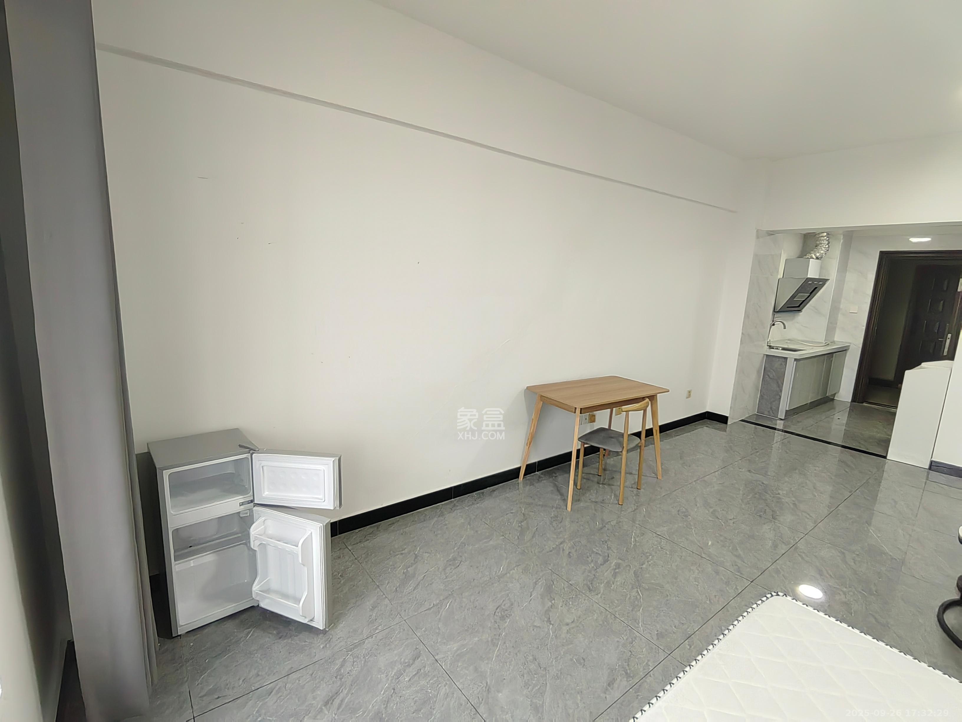 世纪桃花苑 1室0厅1卫 1300.0元/月 世纪桃花苑 1室0厅1卫 1300.0元/月室内图